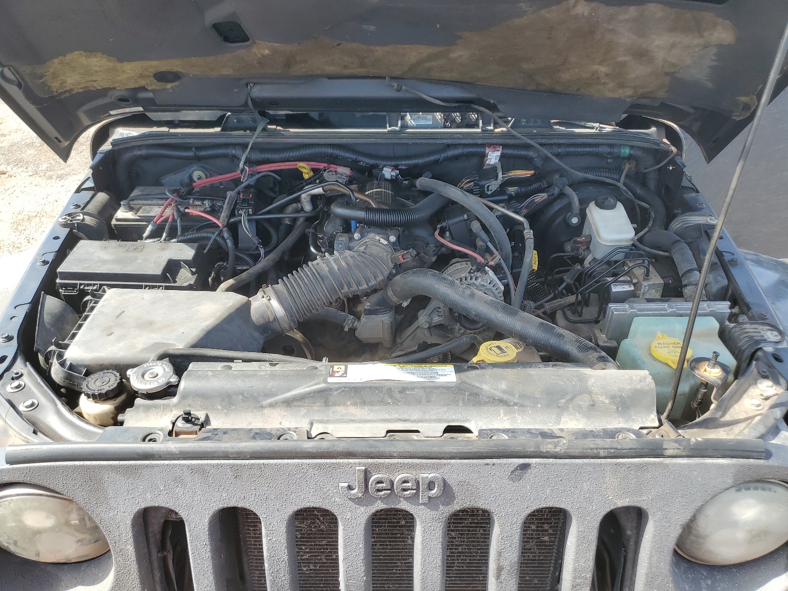 1J4GA59198L528113 2008 Jeep Wrangler Unlimited Sahara