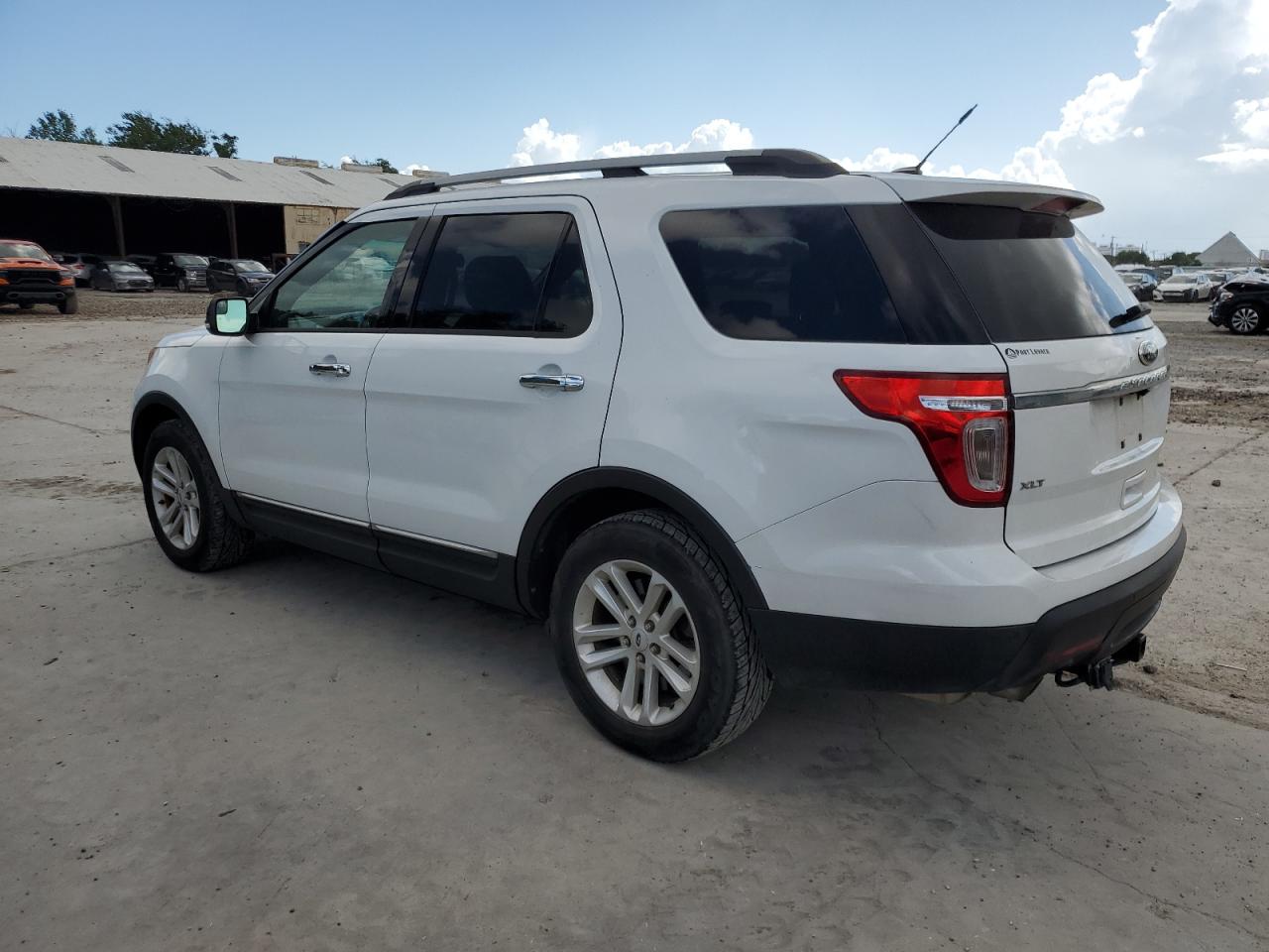 1FM5K7D89FGB24322 2015 FORD EXPLORER - Image 2