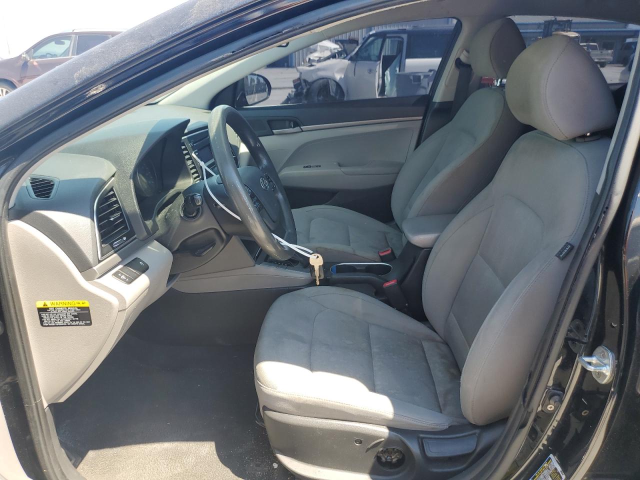 KMHD74LFXJU547562 2018 Hyundai Elantra Se