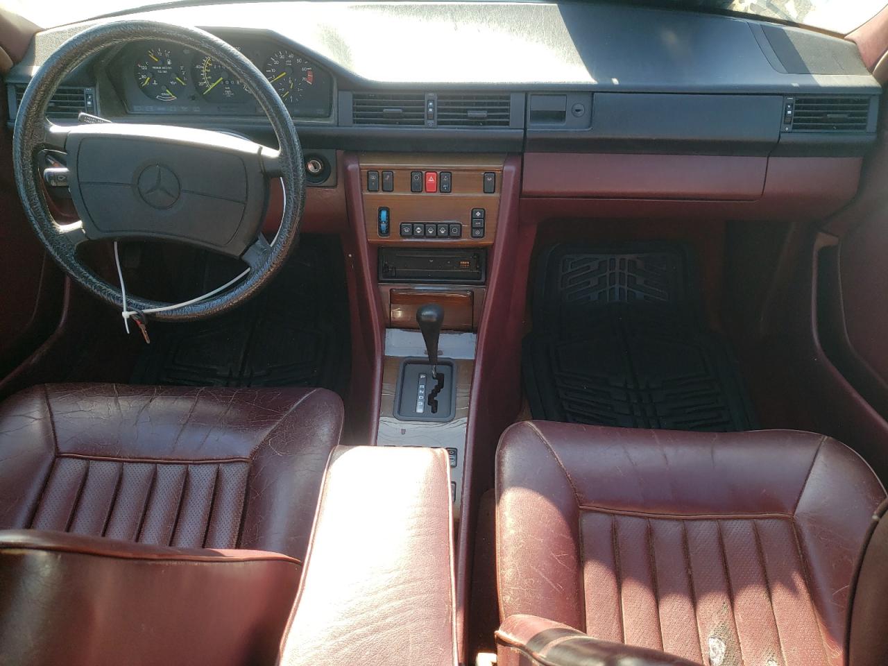 1988 Mercedes-Benz 300 E VIN: WDBEA30DXJA700058 Lot: 58342374