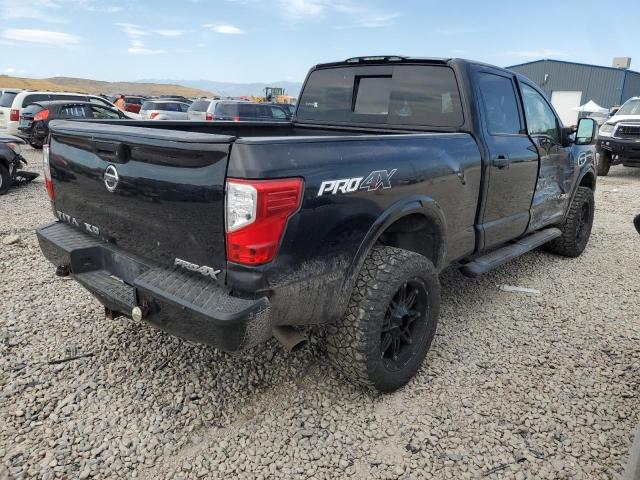  NISSAN TITAN 2017 Czarny