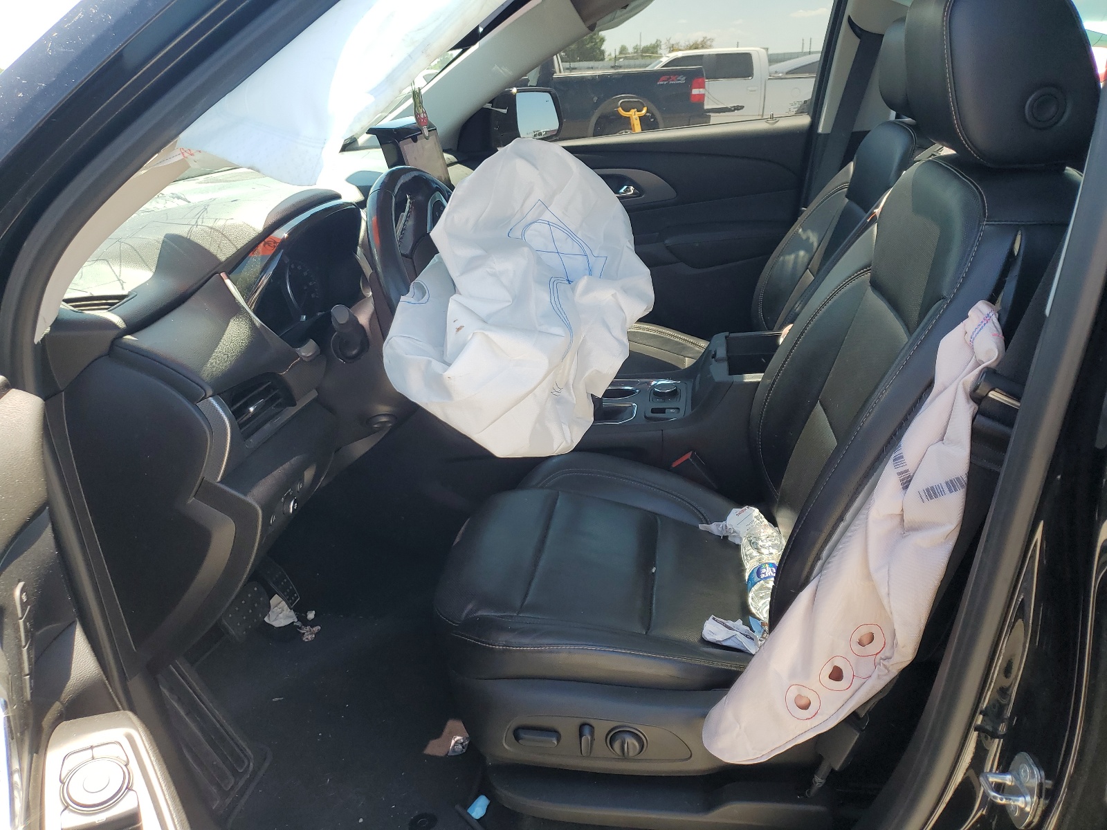 1GNEVJKW1JJ189694 2018 Chevrolet Traverse Premier