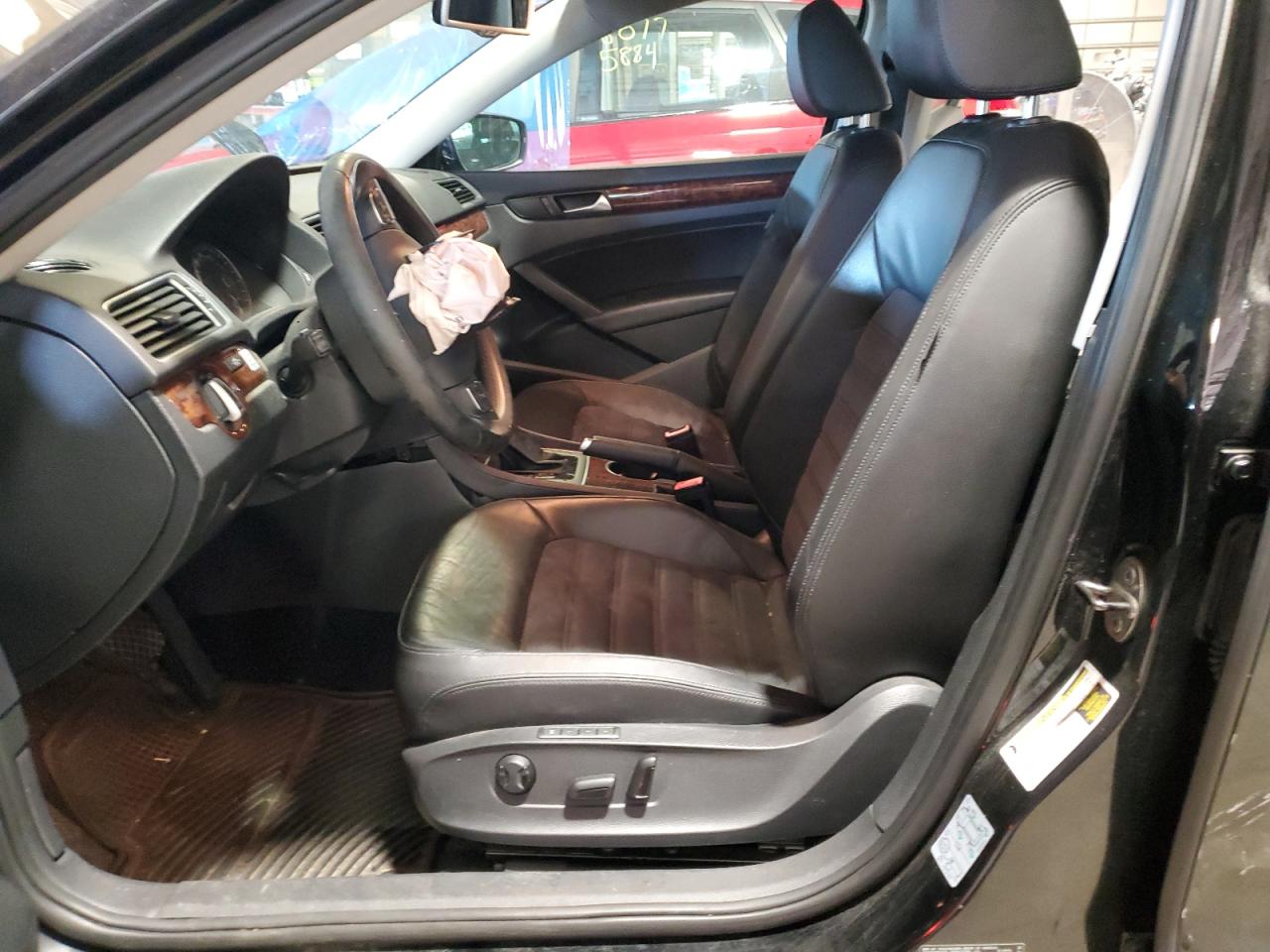 2013 Volkswagen Passat Sel VIN: 1VWCN7A31DC073833 Lot: 60895394