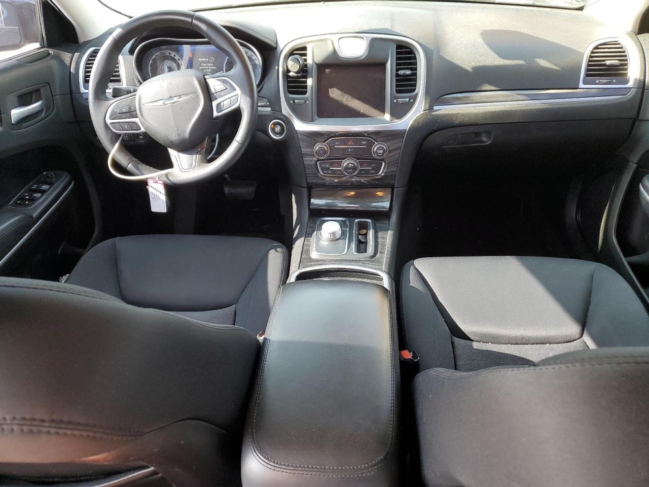 2019 Chrysler 300 Touring VIN: 2C3CCAAG0KH675985 Lot: 60339284