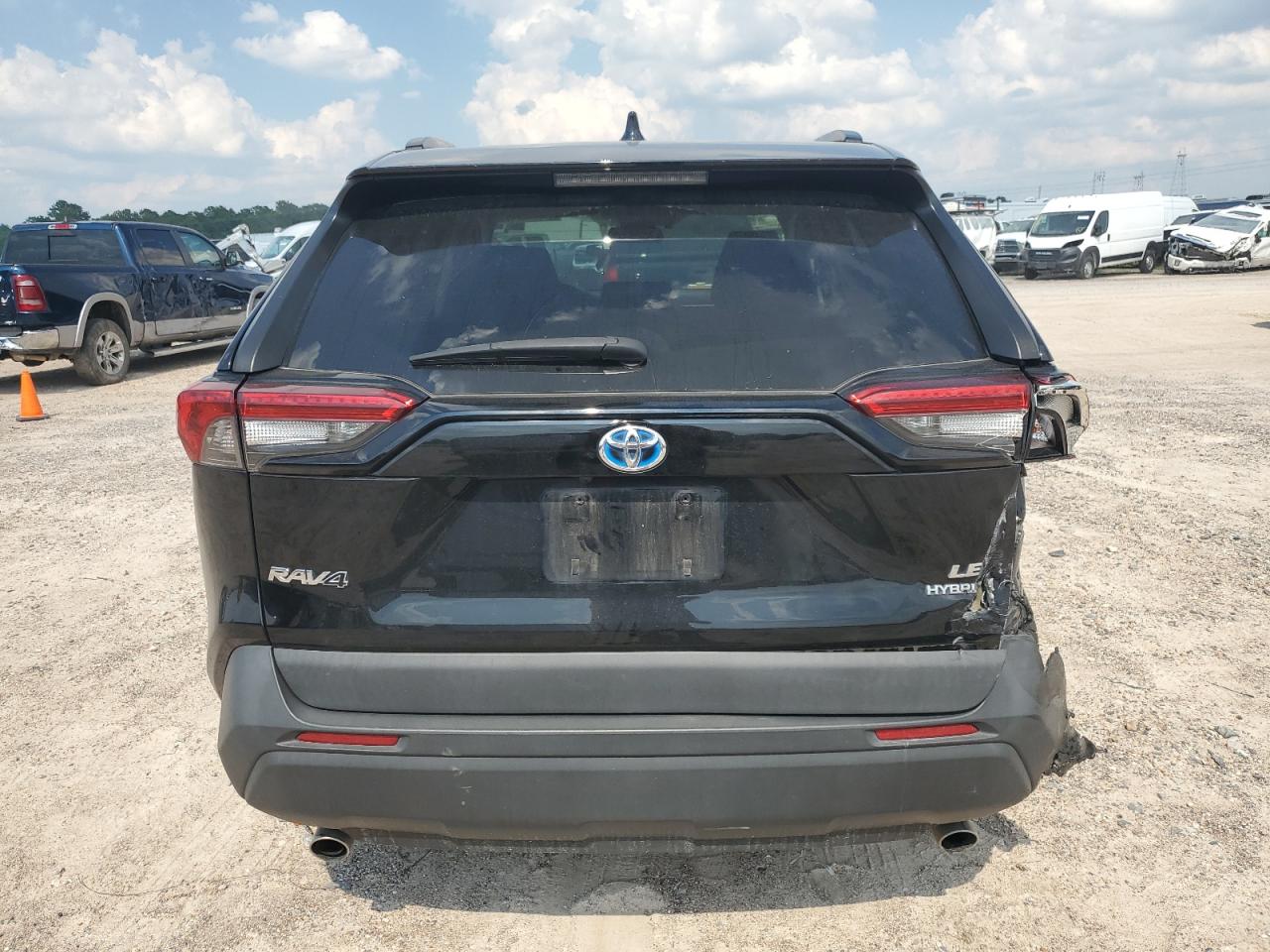 2020 Toyota Rav4 Le VIN: 4T3M6RFV1LU002072 Lot: 58923424