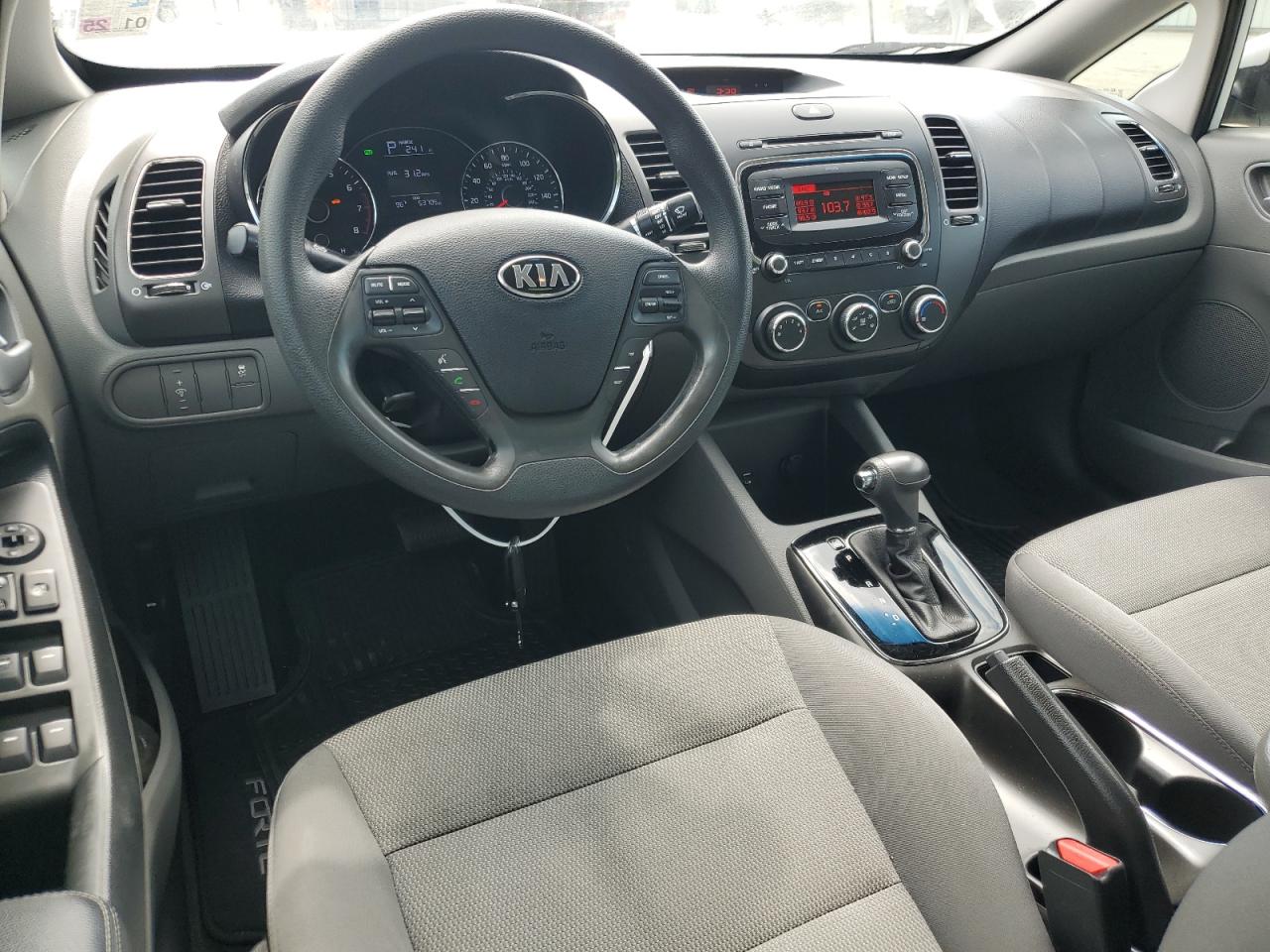 3KPFK4A73JE242765 2018 Kia Forte Lx