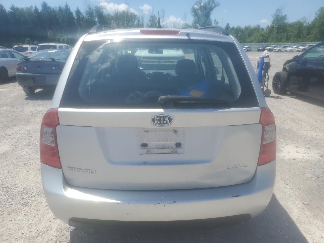 2008 Kia Rondo Lx VIN: KNAFG526887151558 Lot: 60428644