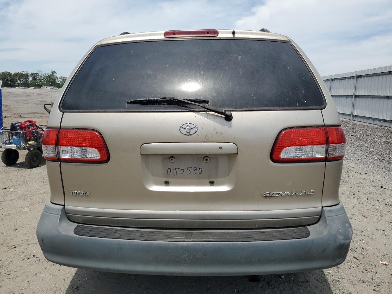 2002 Toyota Sienna Ce VIN: 4T3ZF19C92U503176 Lot: 60336744