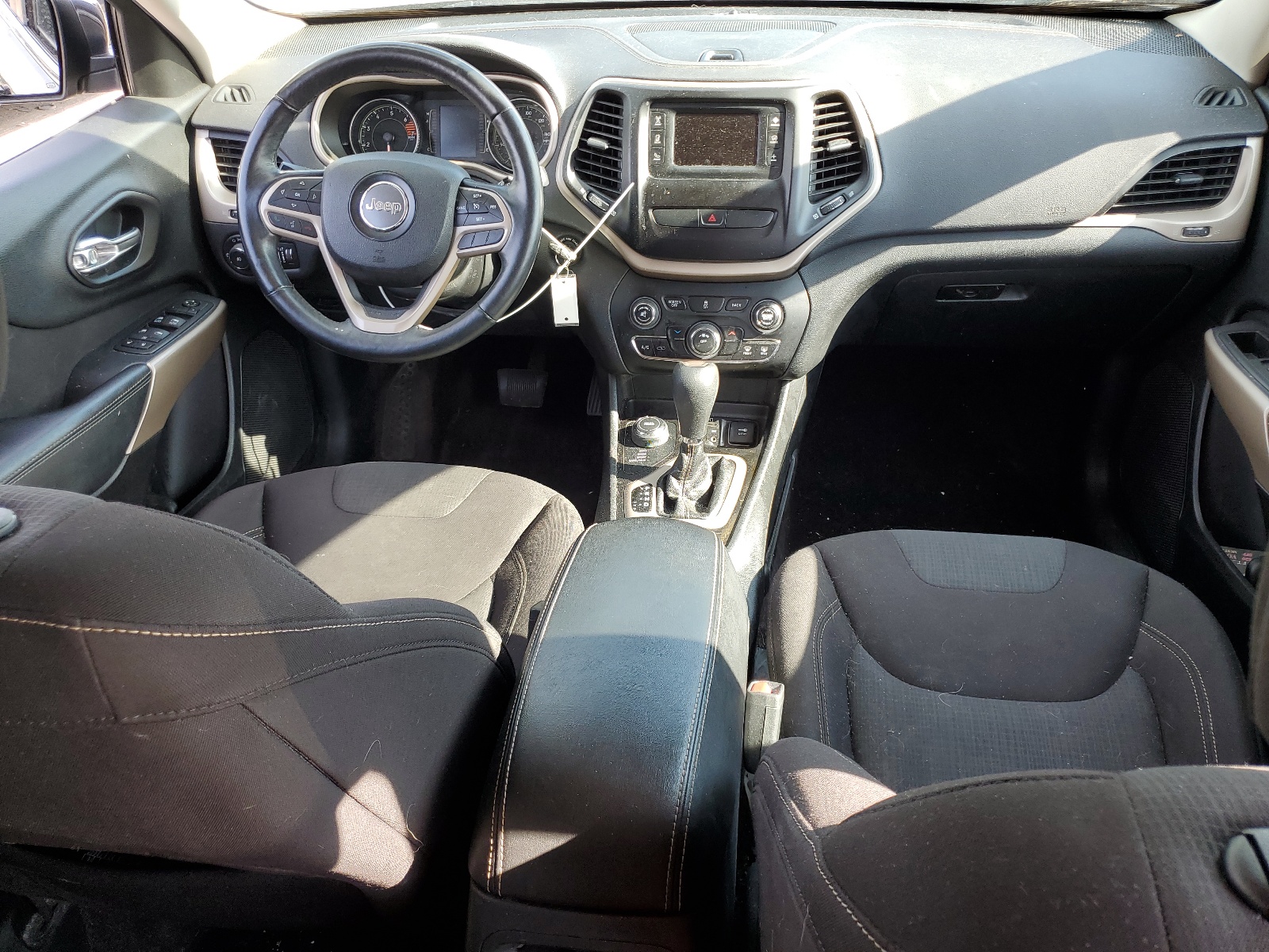 1C4PJMCB1HW612944 2017 Jeep Cherokee Latitude