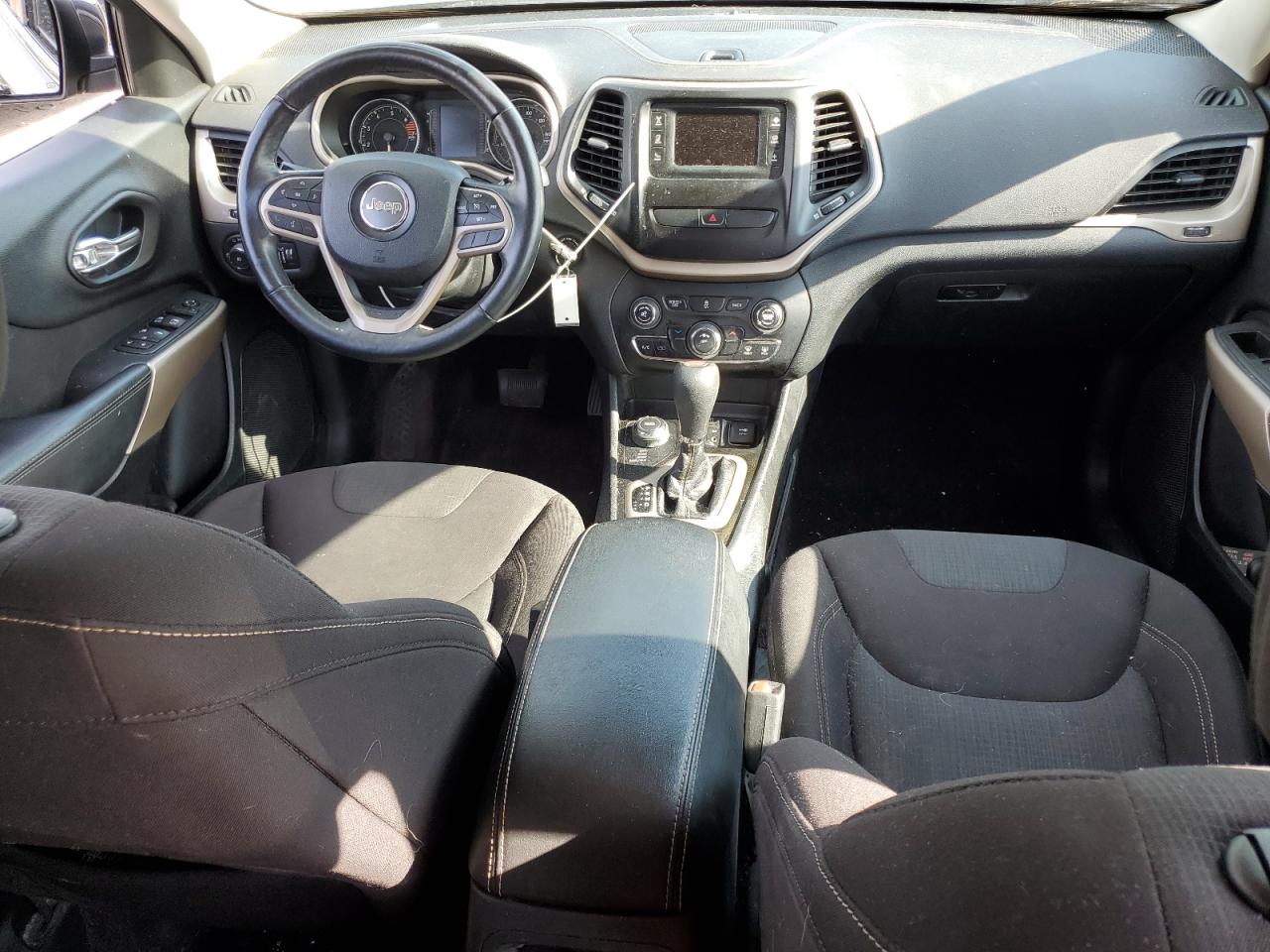 2017 Jeep Cherokee Latitude VIN: 1C4PJMCB1HW612944 Lot: 57195324