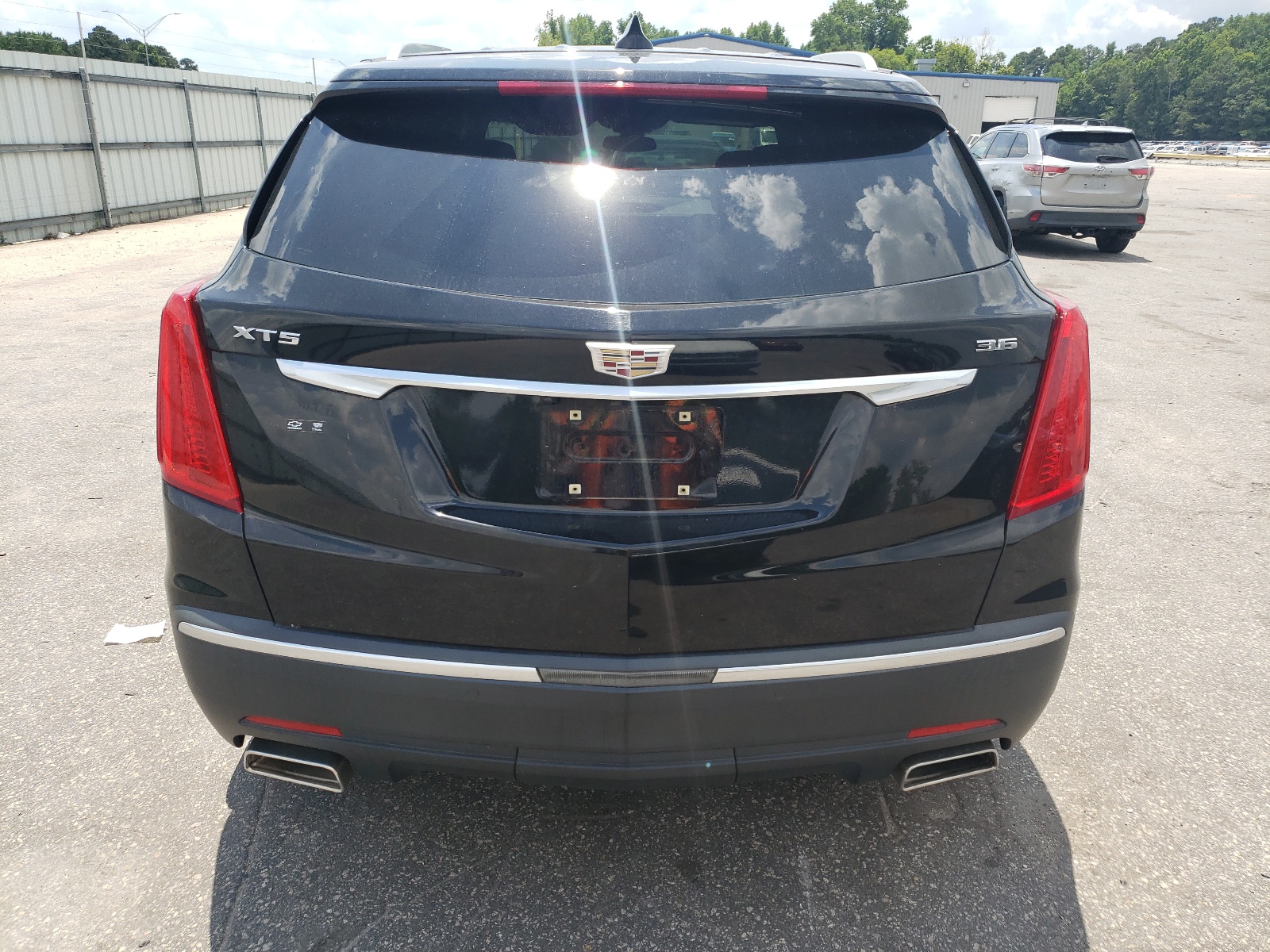 1GYKNCRS9KZ174433 2019 Cadillac Xt5 Luxury