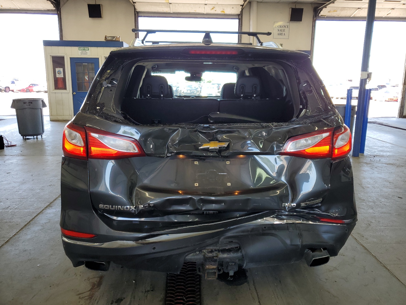 2GNAXWEX6J6193117 2018 Chevrolet Equinox Premier