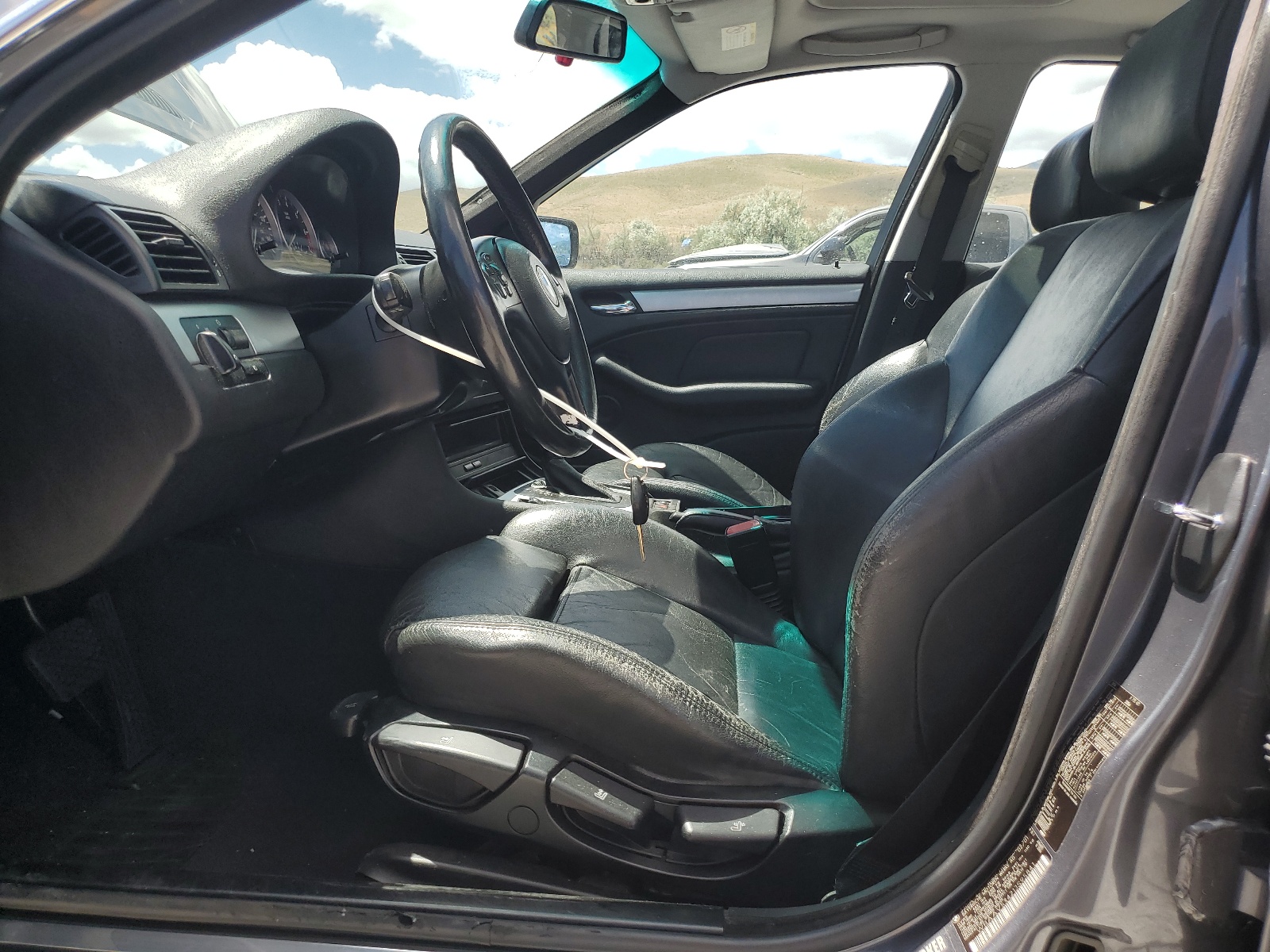 WBAAV53421JS95841 2001 BMW 330 I