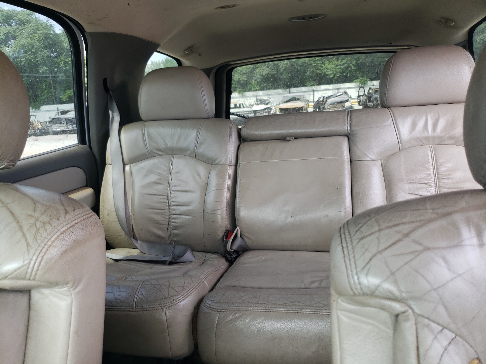 1GNEK13T51R114608 2001 Chevrolet Tahoe K1500