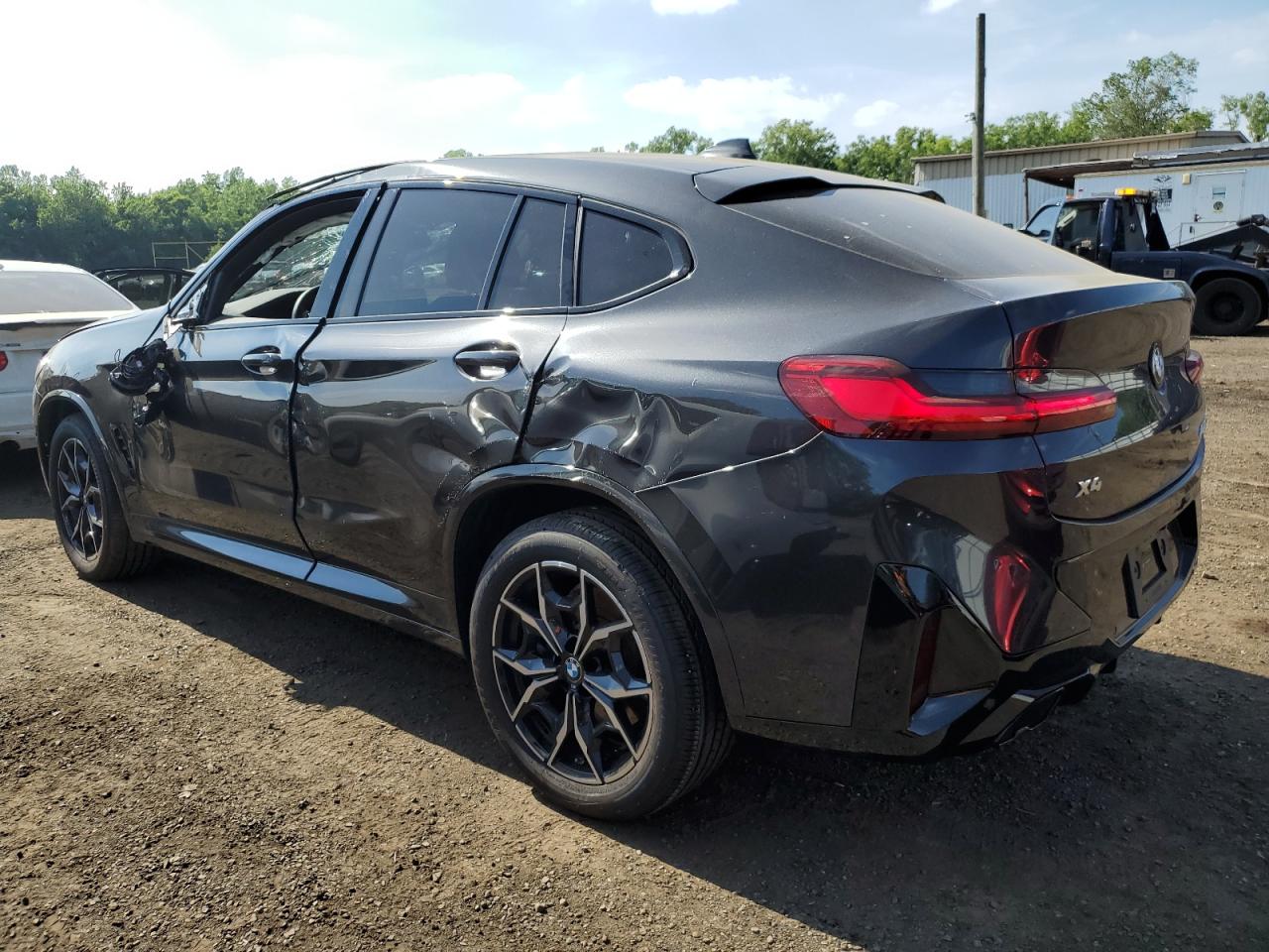 2024 BMW X4 - Image 2