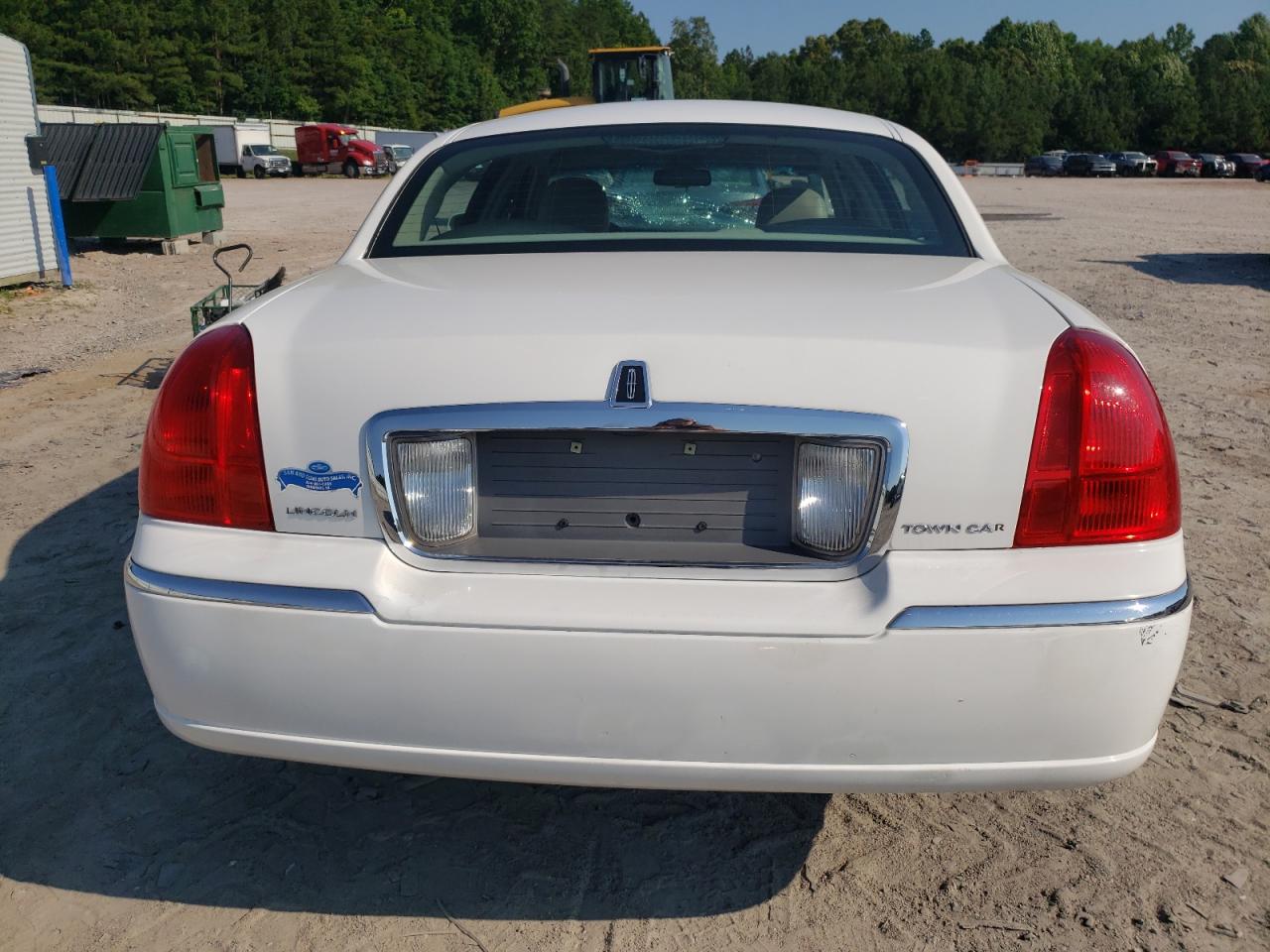 2006 Lincoln Town Car Signature VIN: 1LNHM81W16Y603067 Lot: 59219474