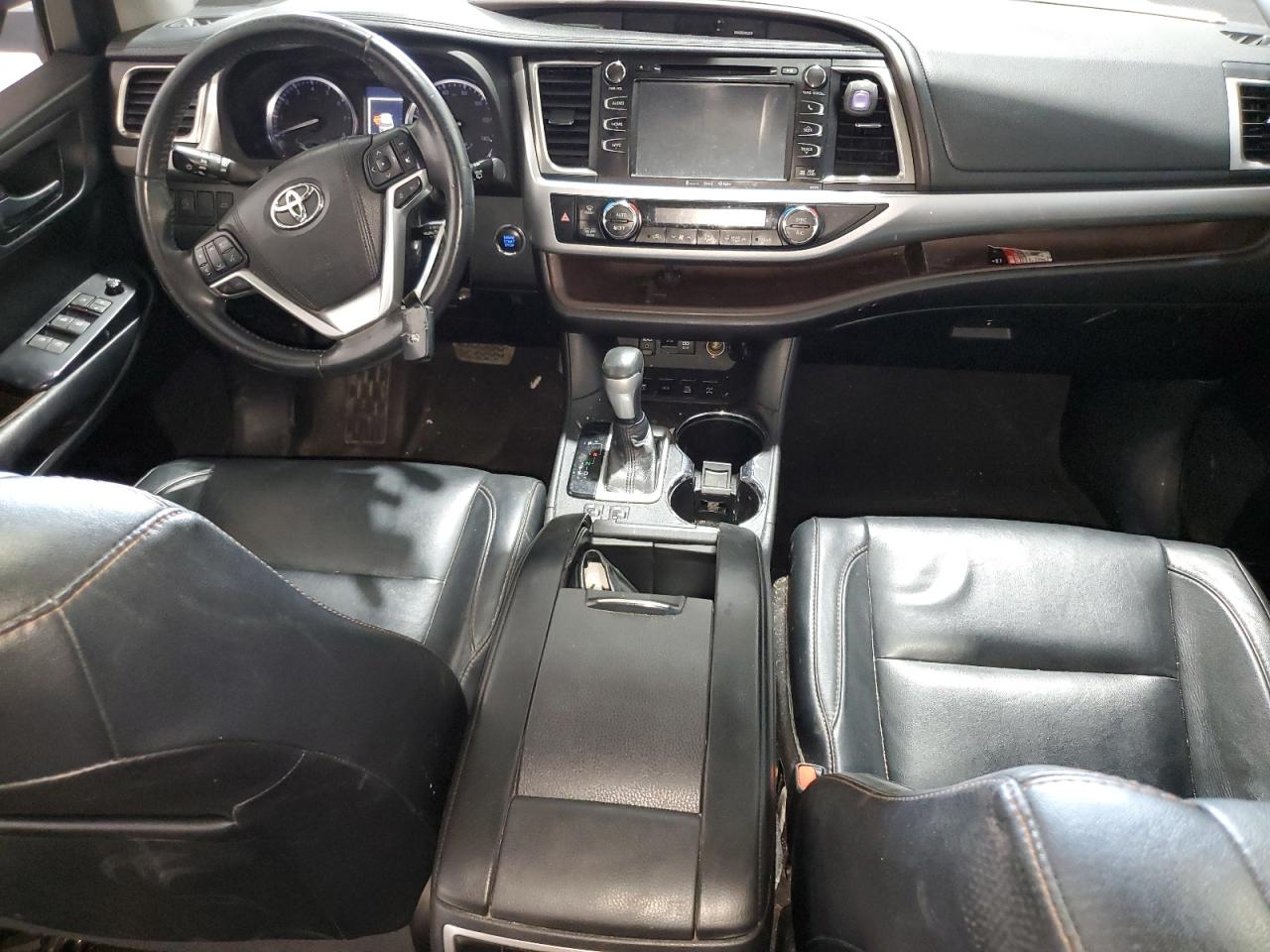 2018 Toyota Highlander Se VIN: 5TDJZRFHXJS876407 Lot: 58671434