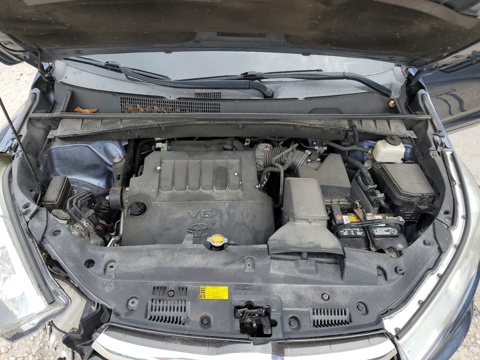 5TDBKRFH1FS123512 2015 Toyota Highlander Le