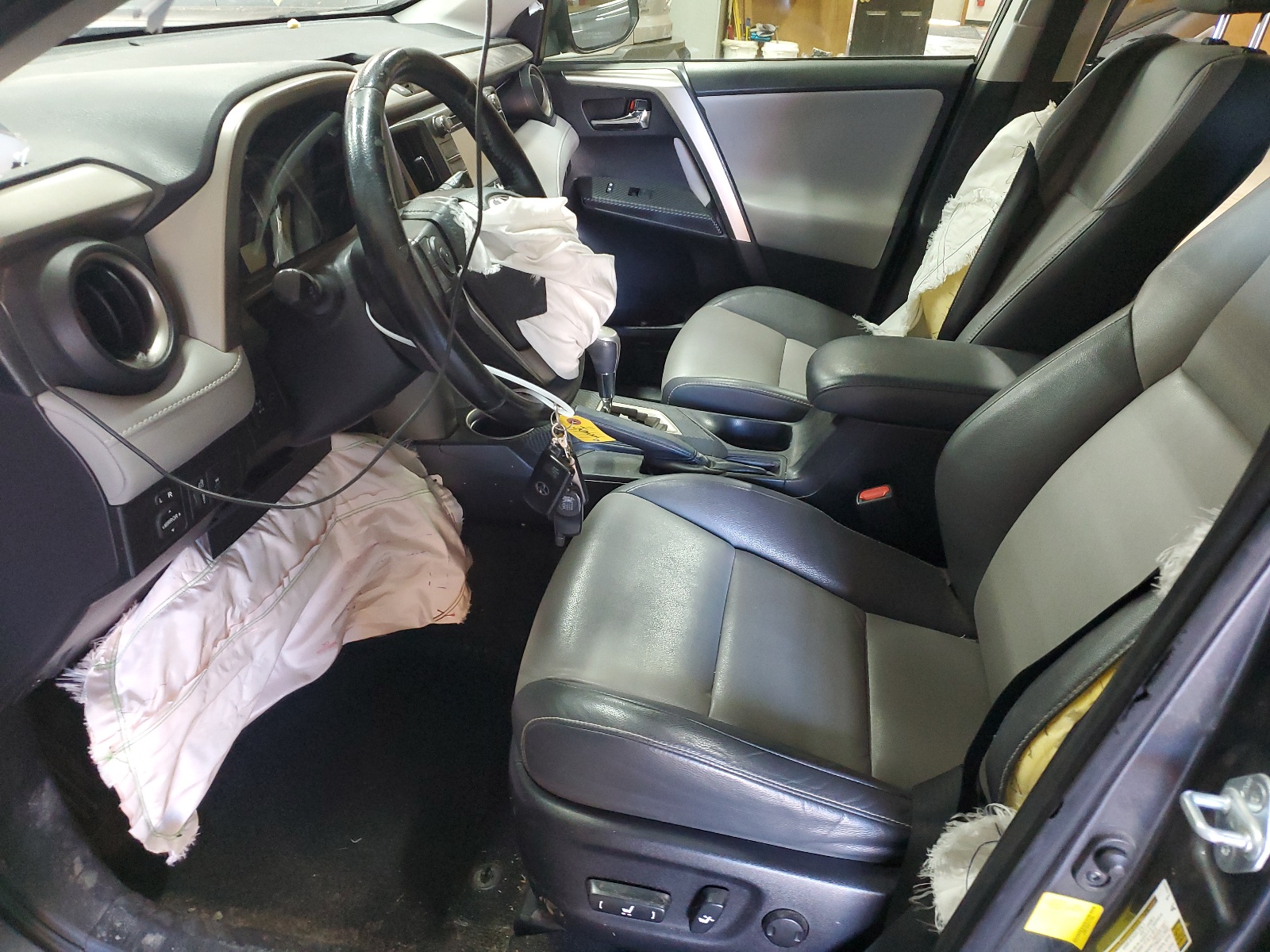 JTMDFREV6FD111694 2015 Toyota Rav4 Limited