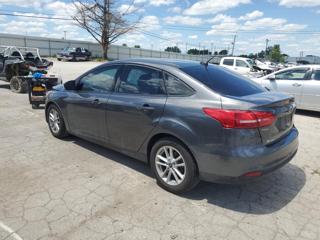 1FADP3FE0JL330390 2018 FORD FOCUS - Image 2