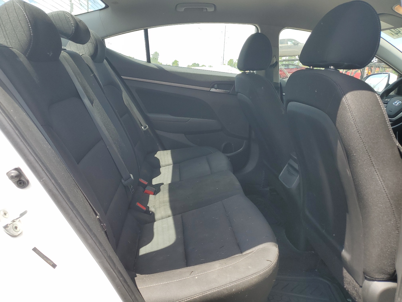 5NPD84LF1JH318098 2018 Hyundai Elantra Sel