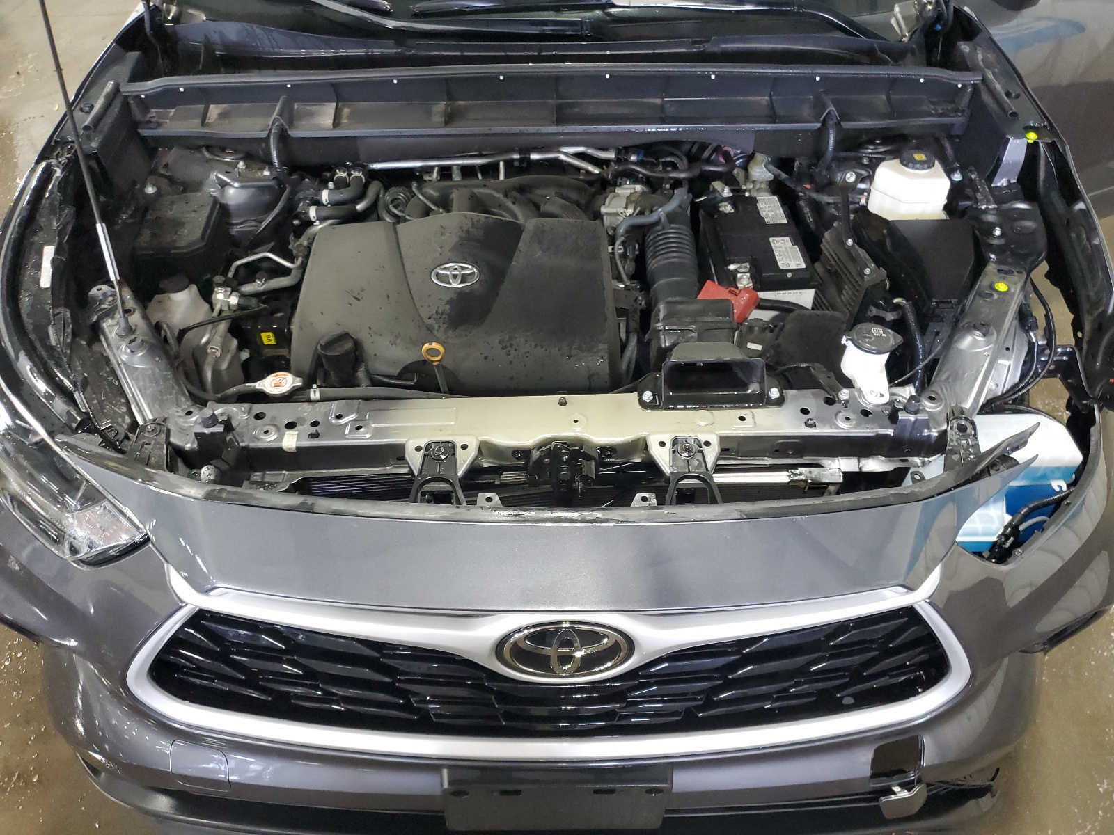 5TDGZRBH7NS596479 2022 Toyota Highlander Xle