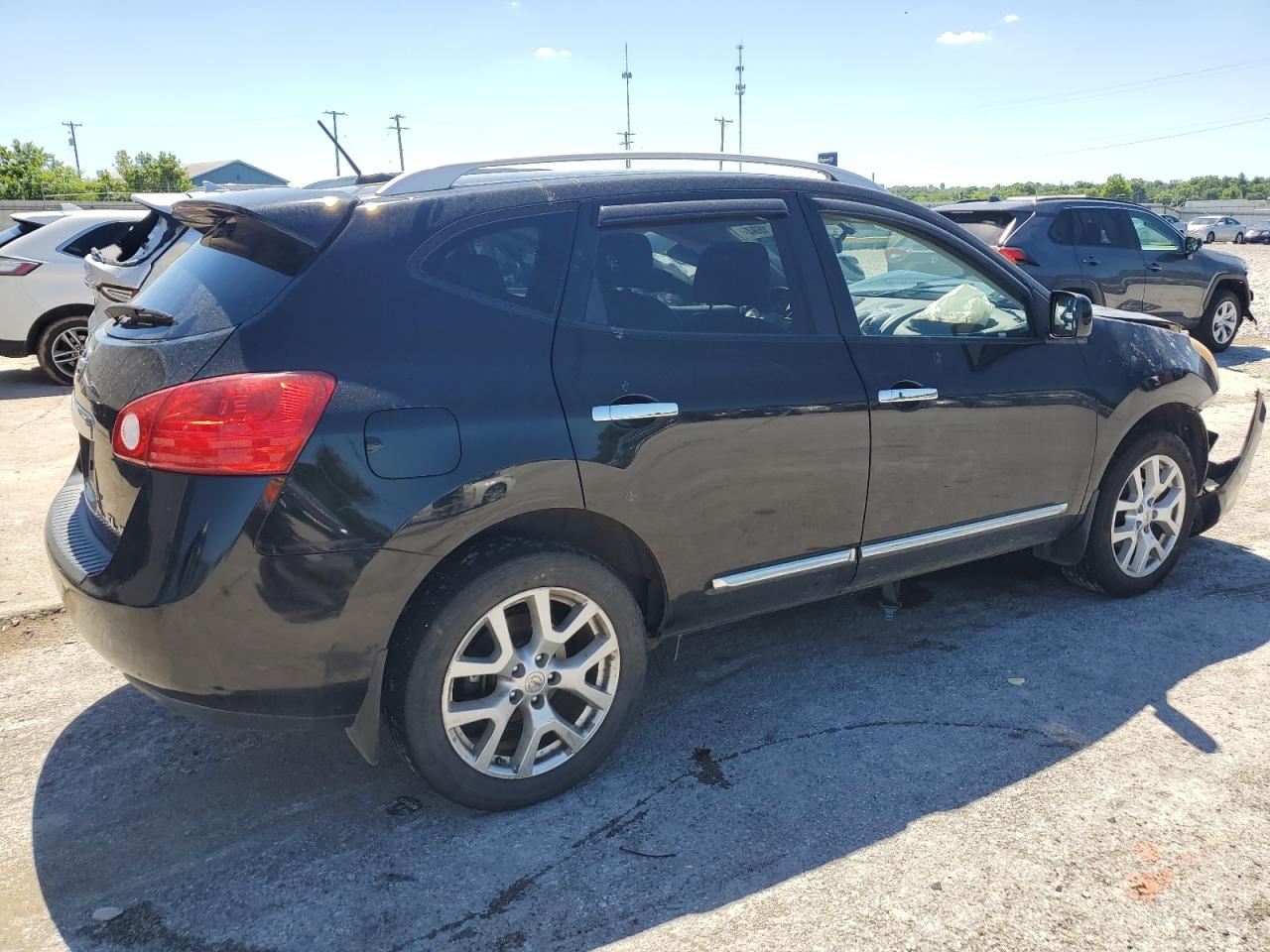 2011 Nissan Rogue - Image 3