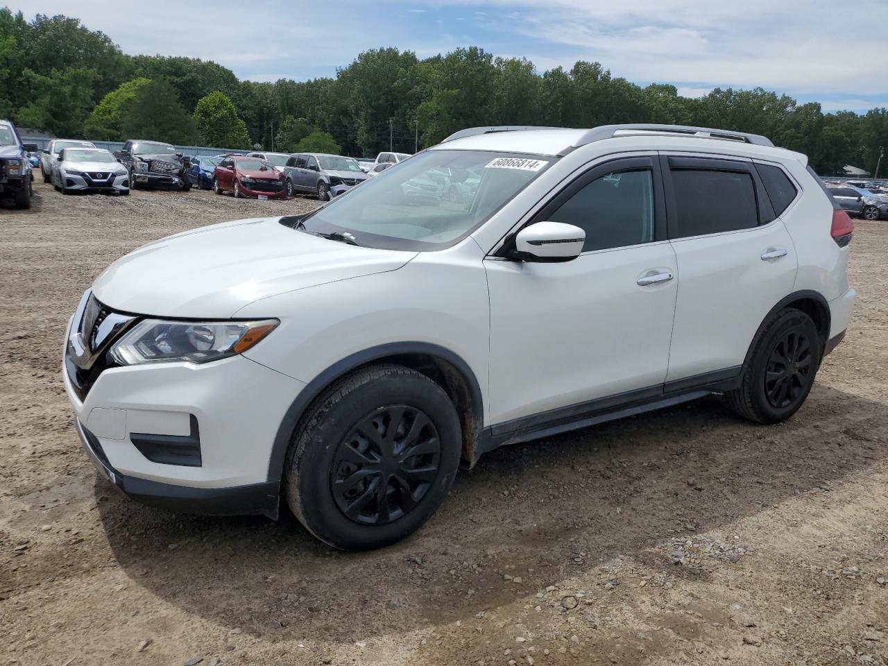 5N1AT2MT5HC835917 2017 NISSAN ROGUE - Image 1