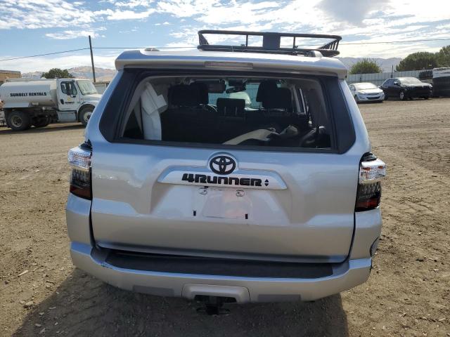 JTEMU5JR9P6174216 Toyota 4Runner SE  6