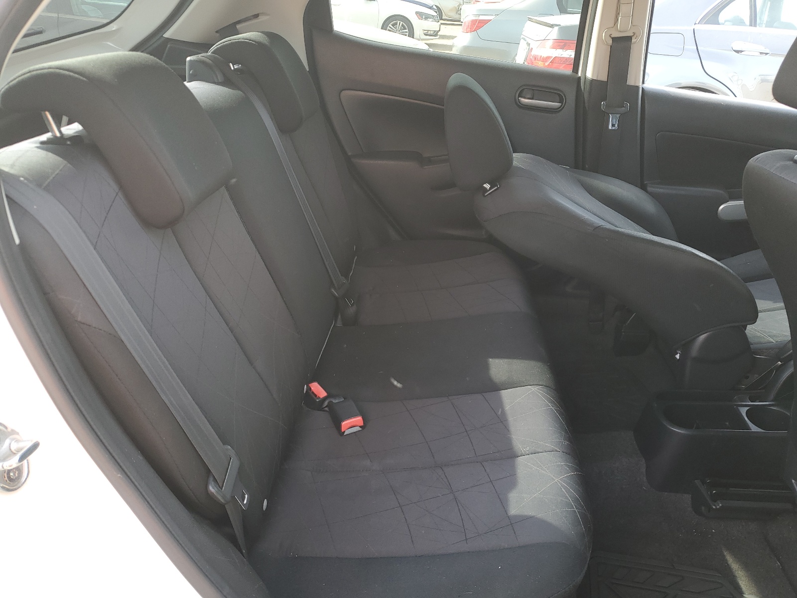 JM1DE1KZXE0175075 2014 Mazda Mazda2 Sport