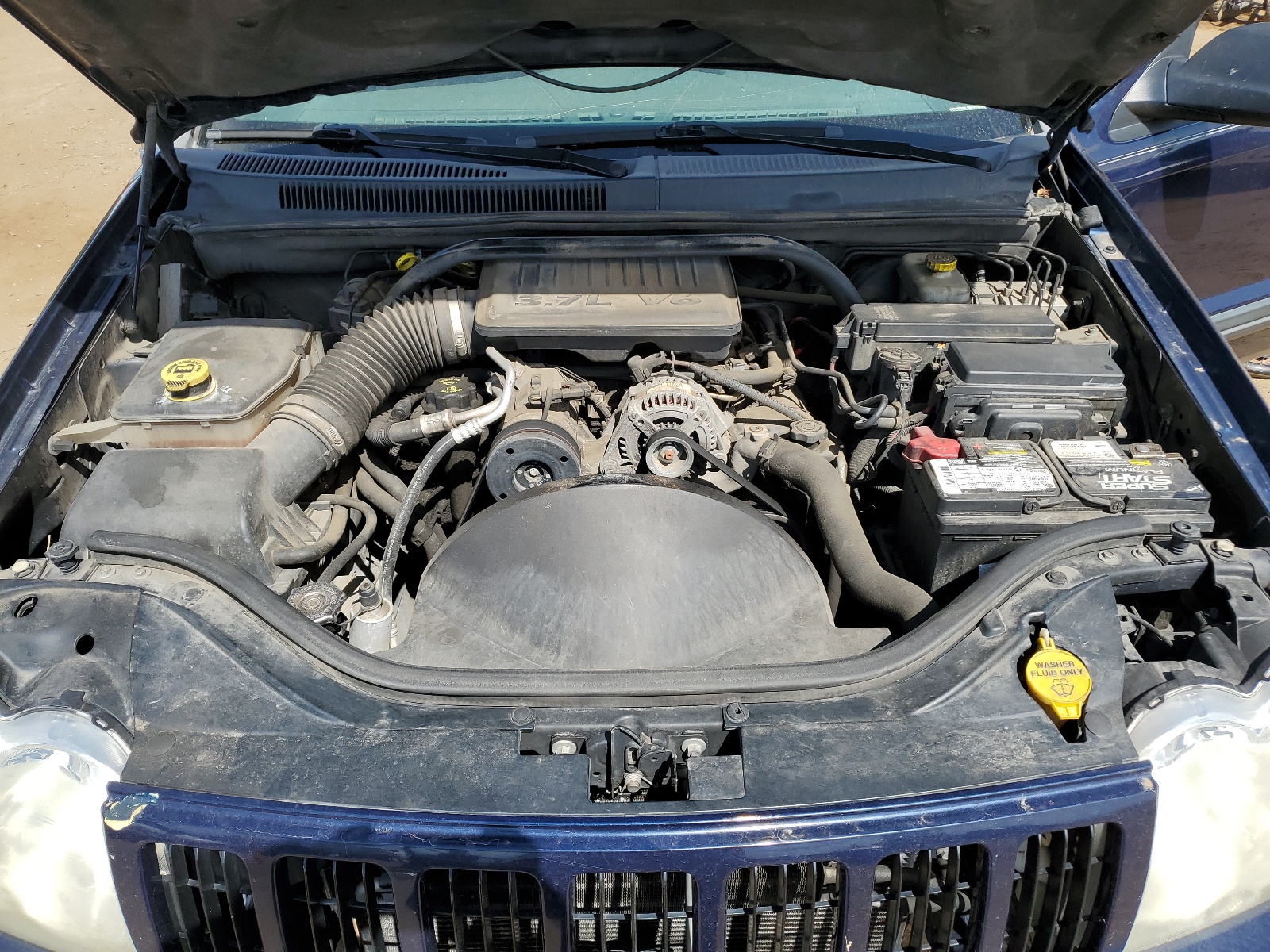 1J4GR48K45C661810 2005 Jeep Grand Cherokee Laredo