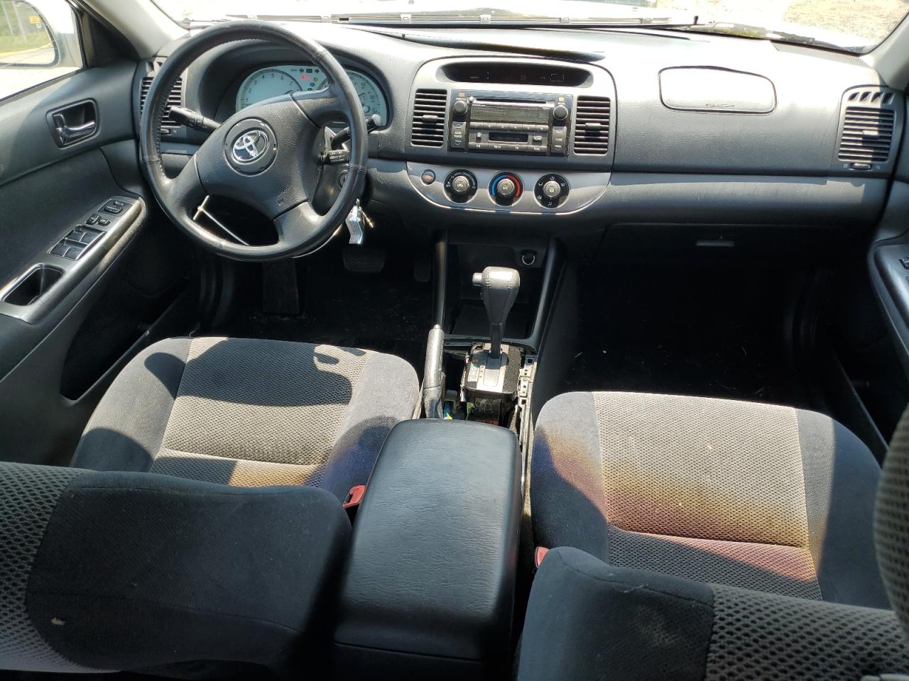 2004 Toyota Camry Le VIN: 4T1BE32K44U825690 Lot: 59437324