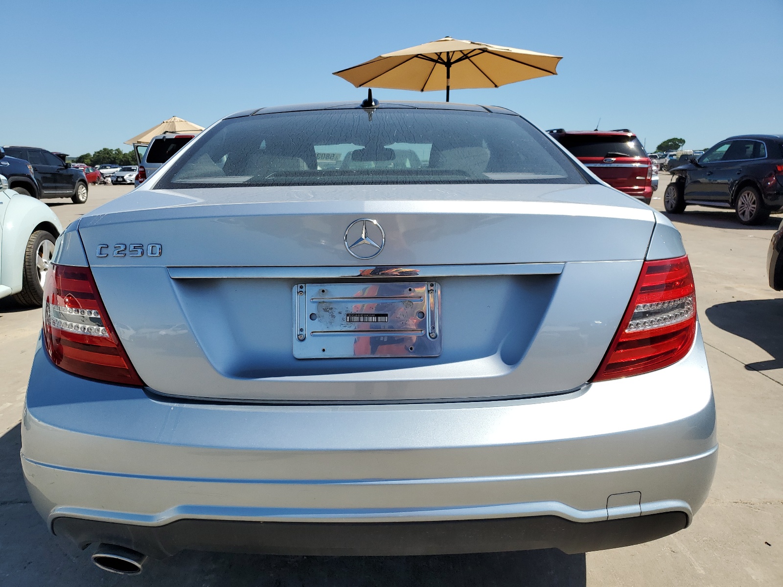 2013 Mercedes-Benz C 250 vin: WDDGJ4HB9DG043988