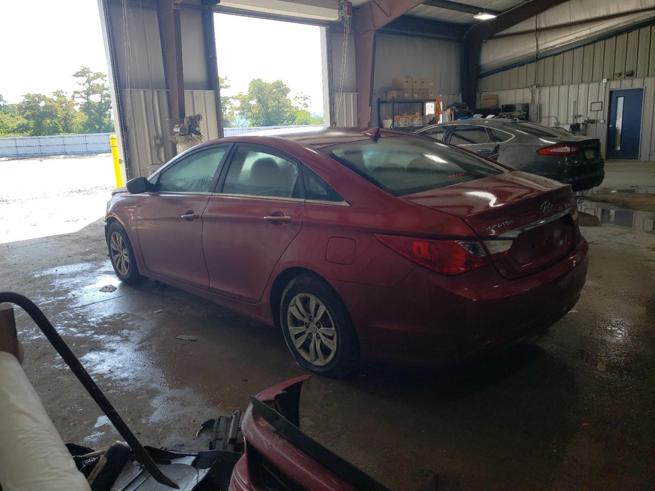 2012 Hyundai Sonata - Image 2