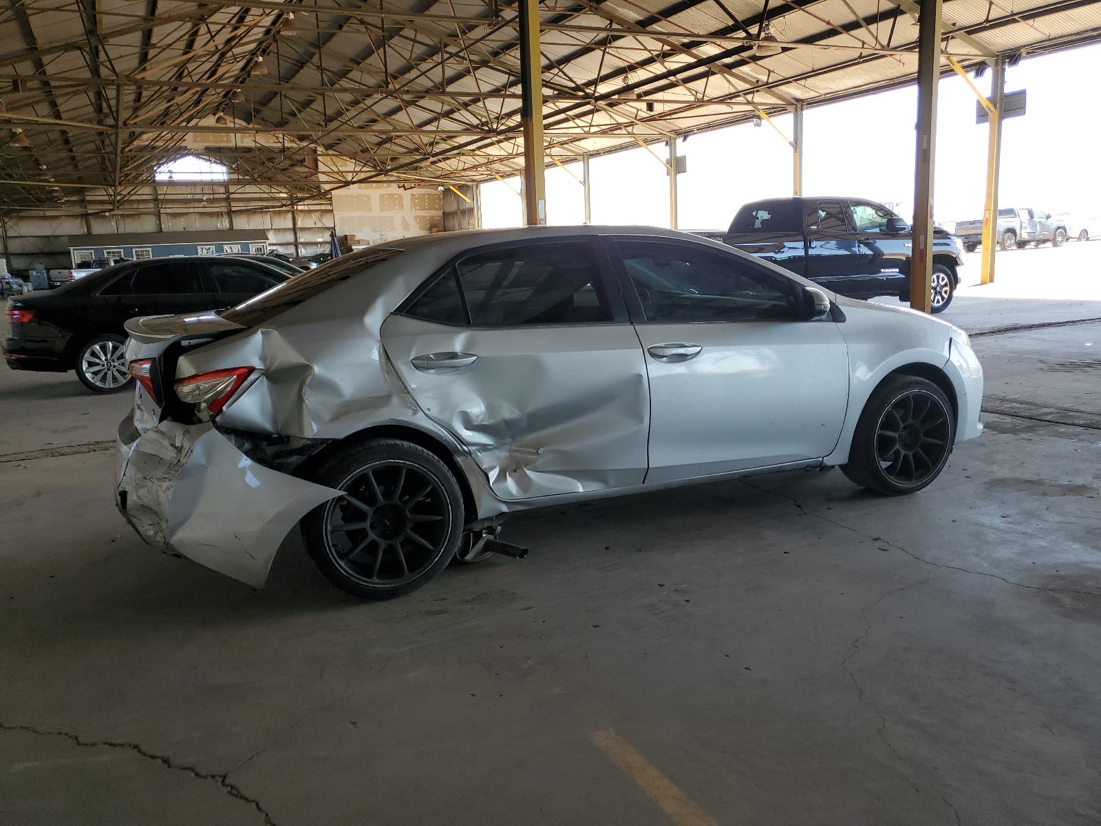 2015 Toyota Corolla L vin: 5YFBURHE4FP357407