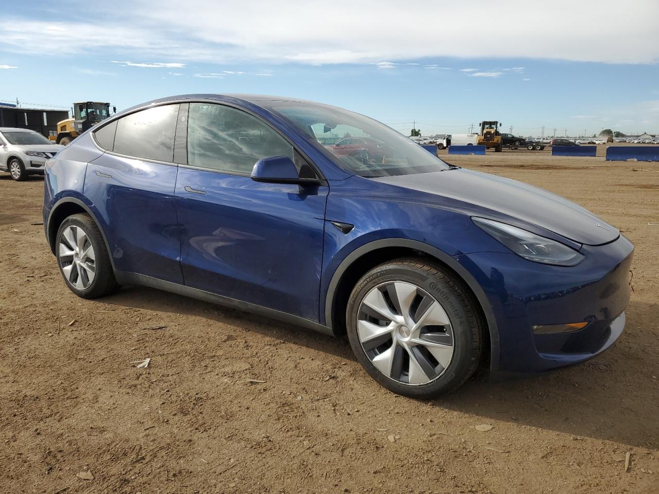 VIN 7SAYGDEE7PA174654 2023 TESLA MODEL Y no.4