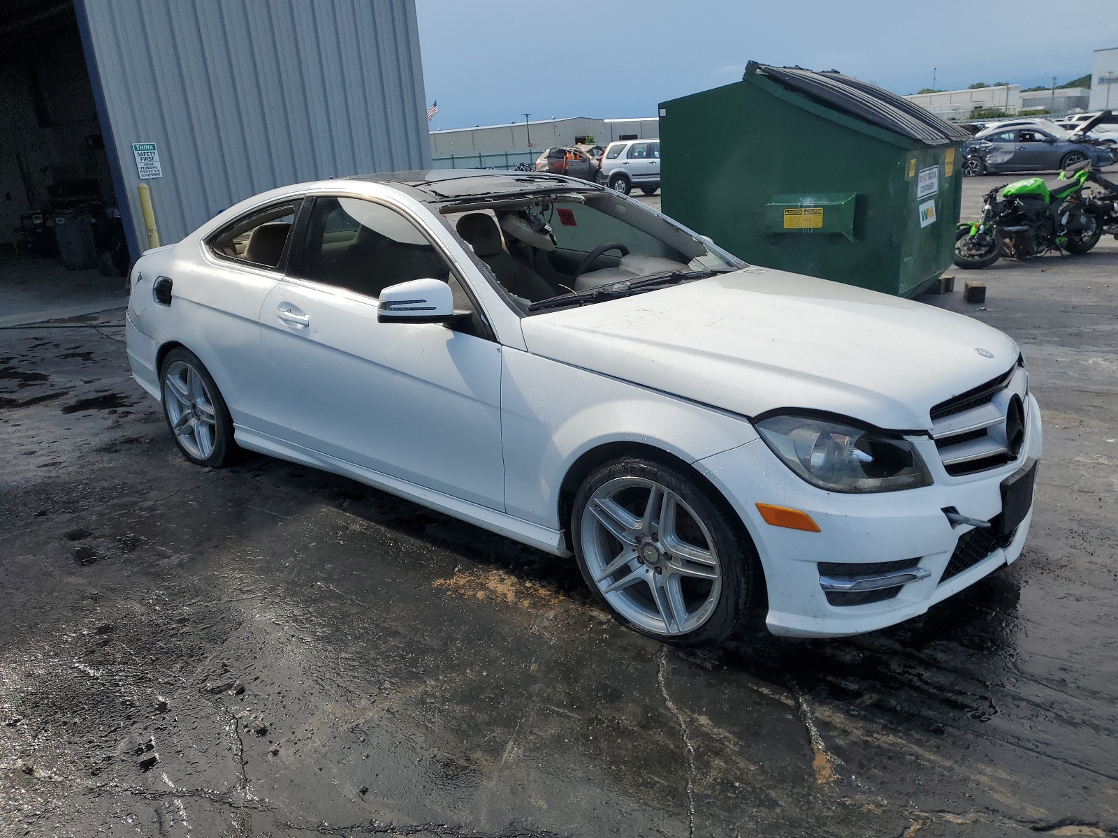 2013 Mercedes-Benz C 250 vin: WDDGJ4HB4DF959175