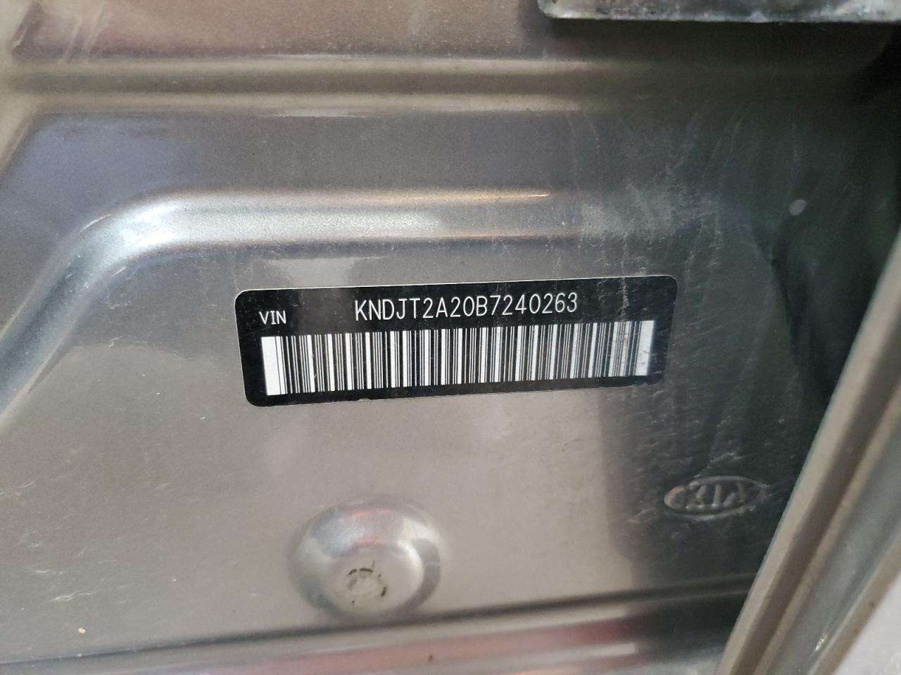 2011 Kia Soul + VIN: KNDJT2A20B7240263 Lot: 60645364