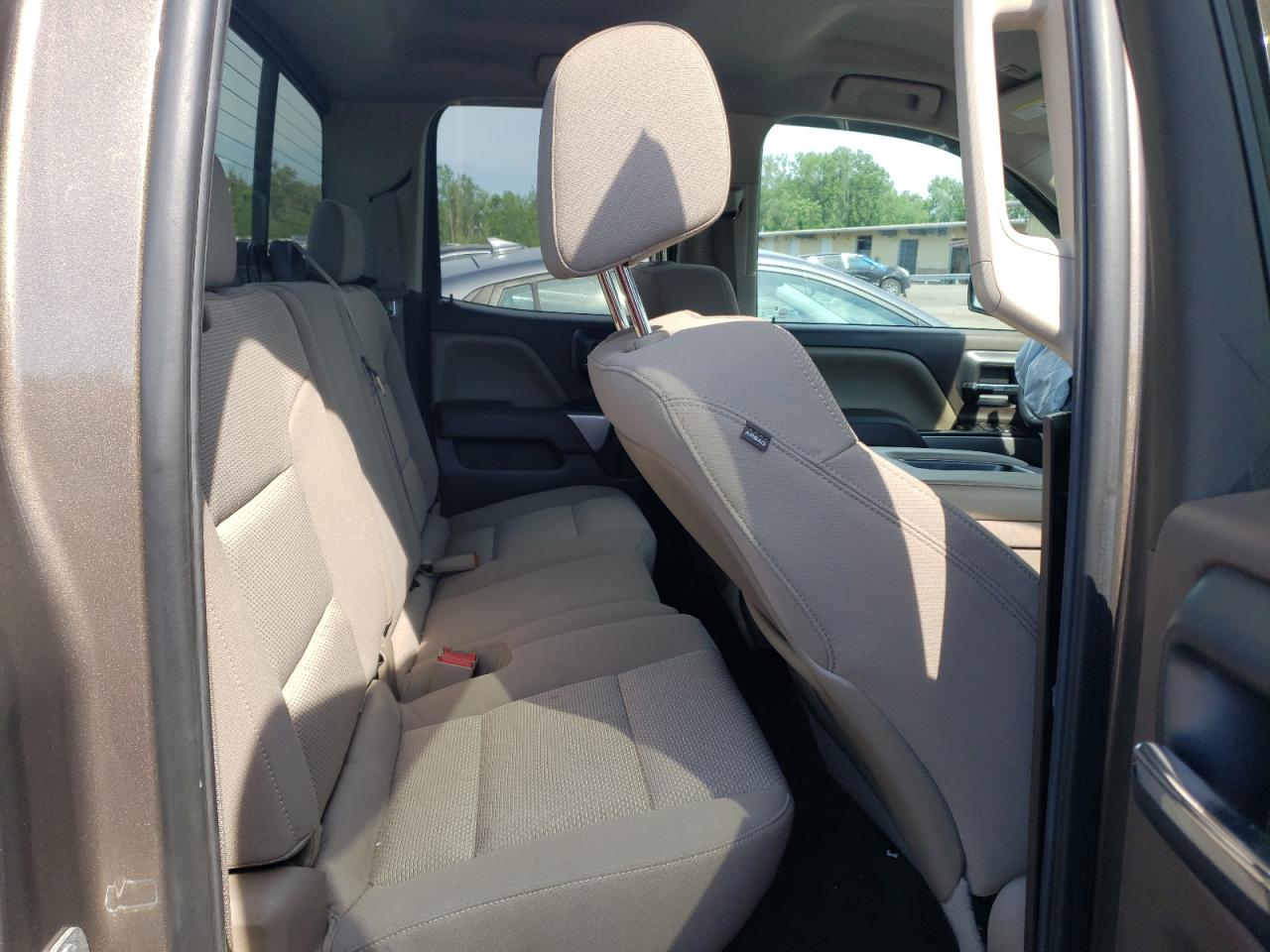 2015 Chevrolet Silverado - Image 11