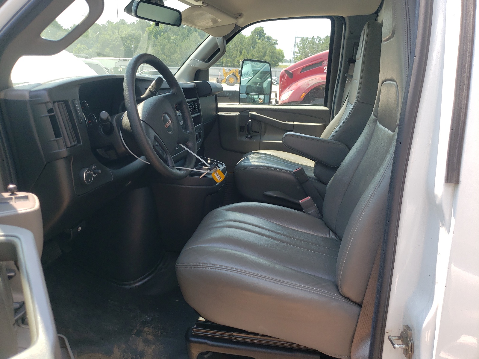 7GZ37TC73MN011573 2021 GMC Savana Cutaway G3500