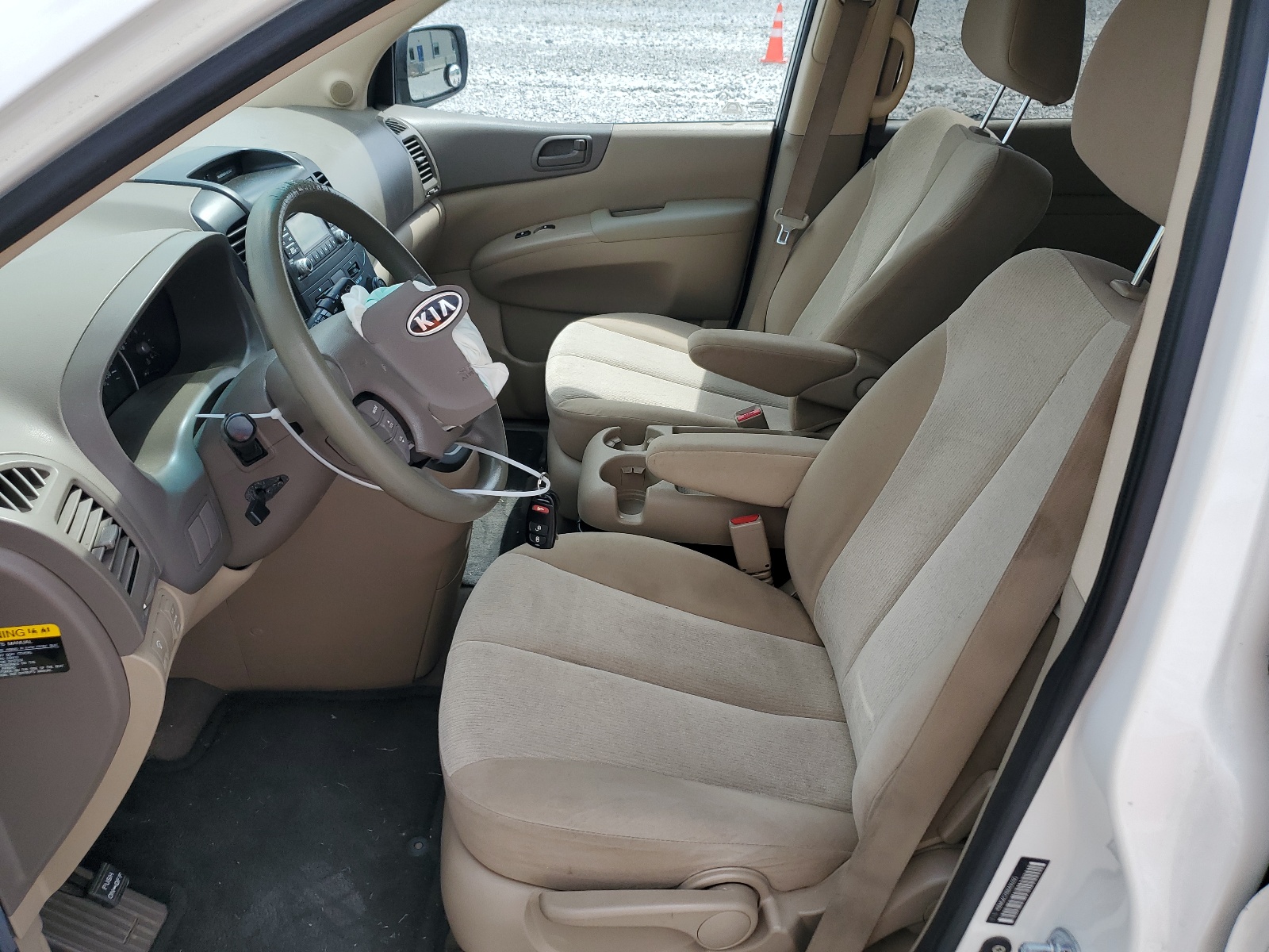 KNDMG4C7XB6409295 2011 Kia Sedona Lx