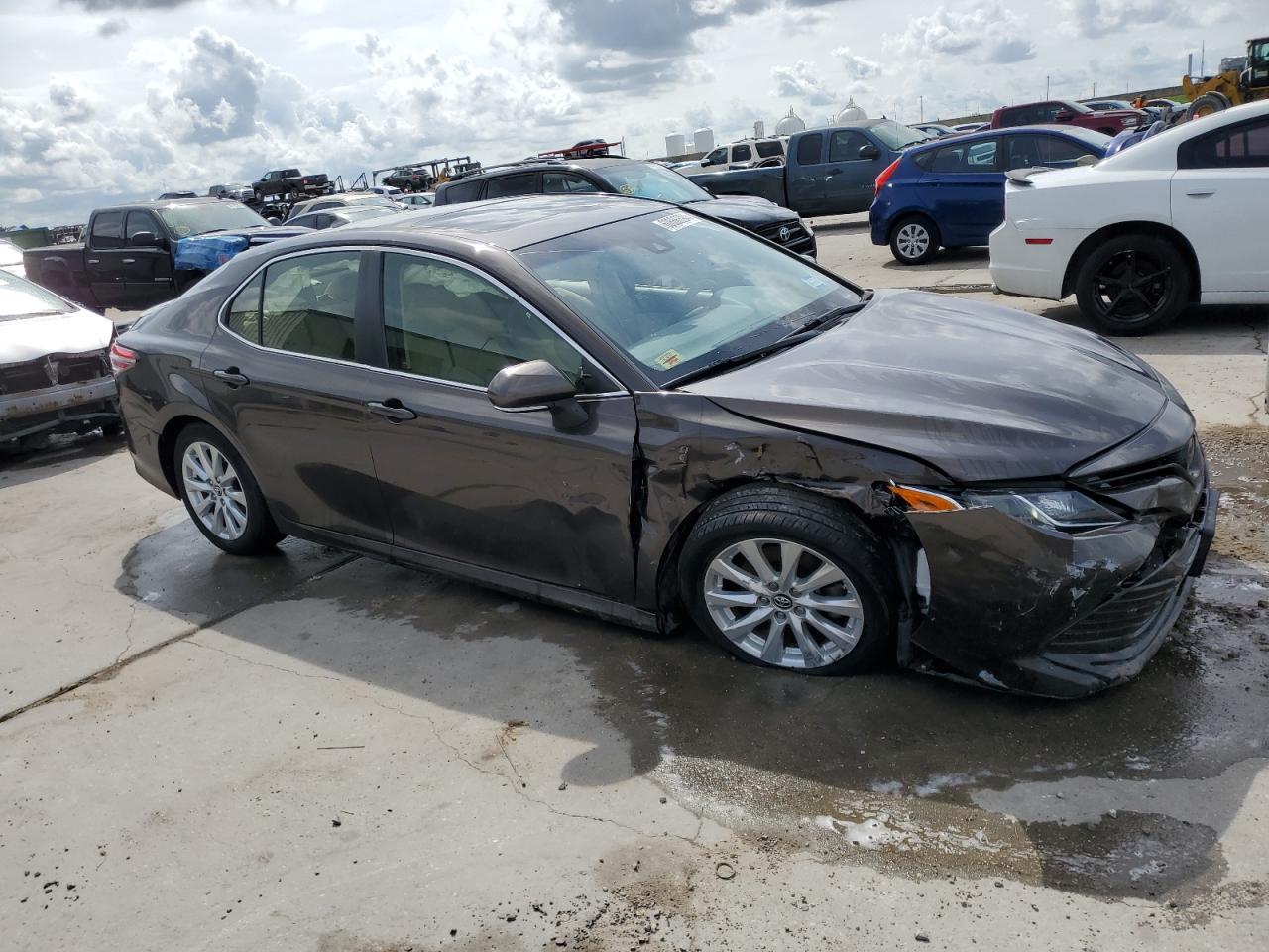 VIN JTNB11HK4J3005909 2018 TOYOTA CAMRY no.4