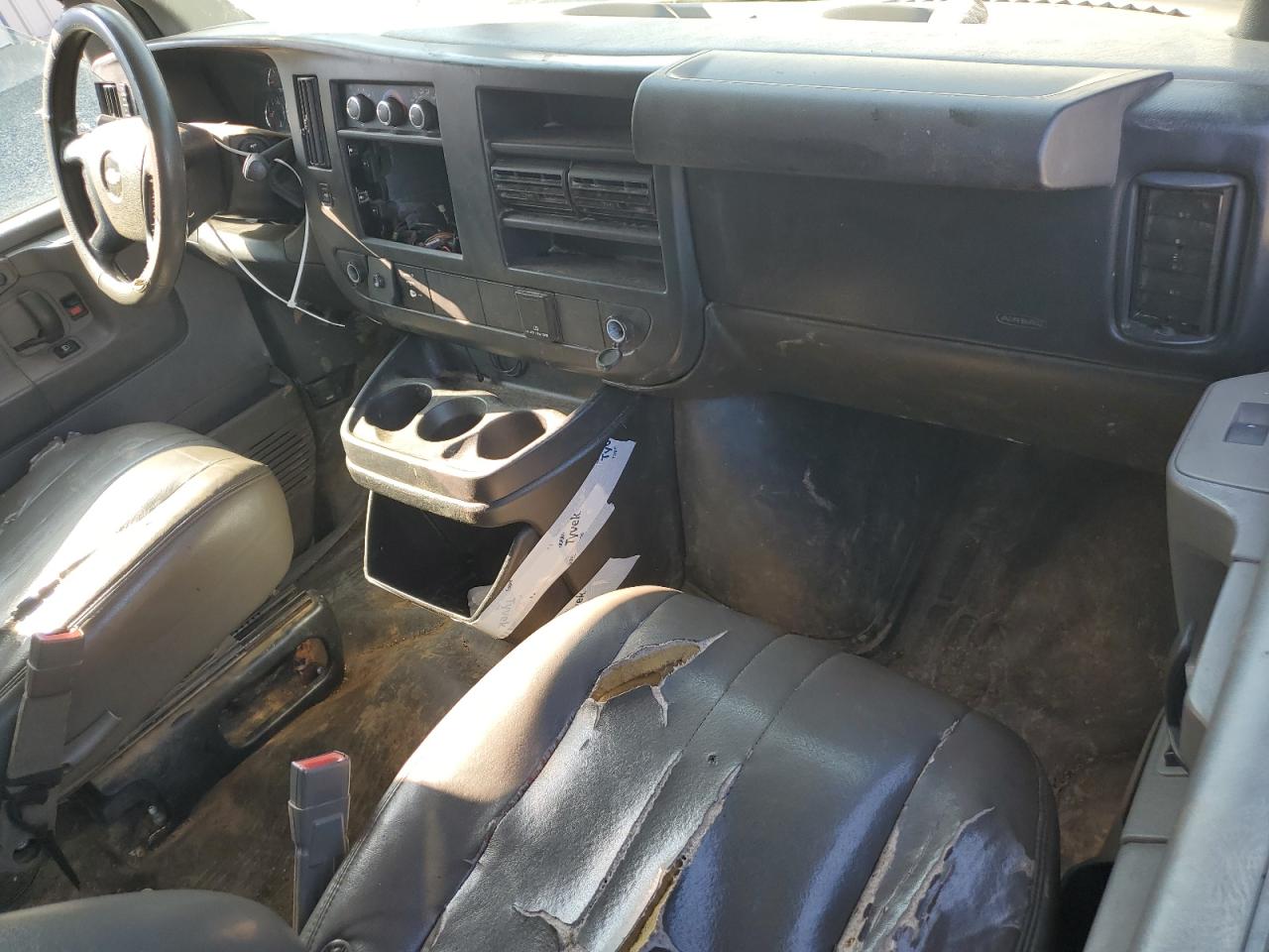 2015 Chevrolet Express G2500 VIN: 1GCWGFCFXF1235792 Lot: 59691304