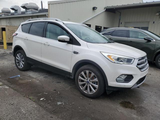  FORD ESCAPE 2018 Белы