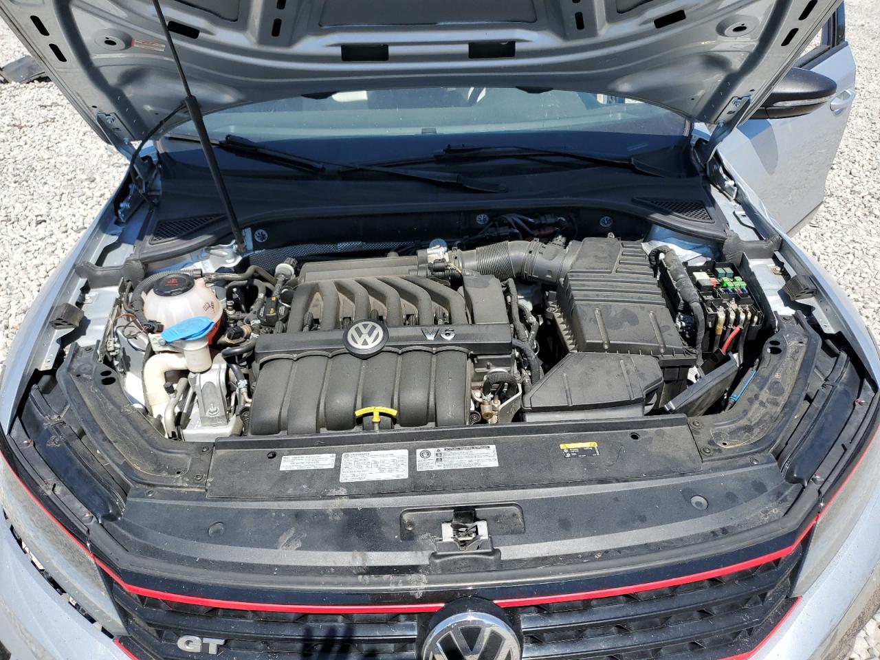 1VWJM7A39JC042089 2018 Volkswagen Passat Gt