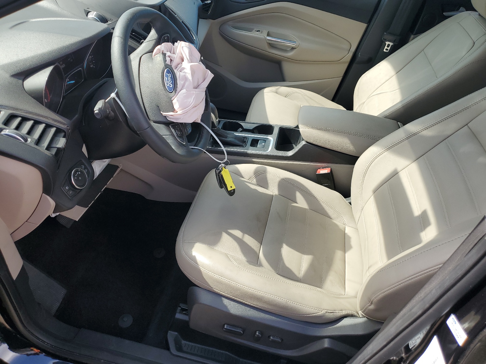 2019 Ford Escape Titanium vin: 1FMCU9J94KUA80316