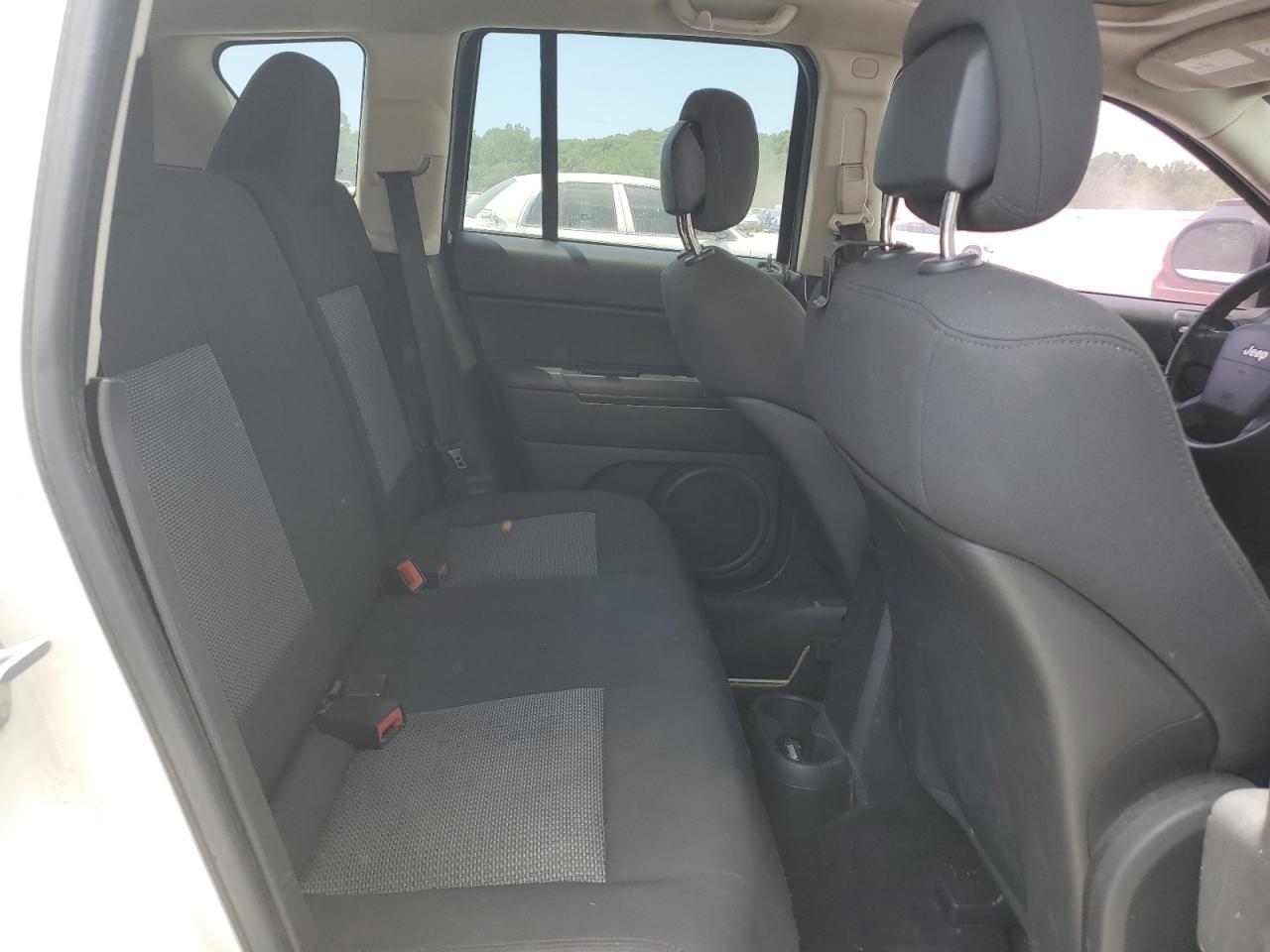 2010 Jeep Compass Sport VIN: 1J4NT4FA2AD575810 Lot: 59279014