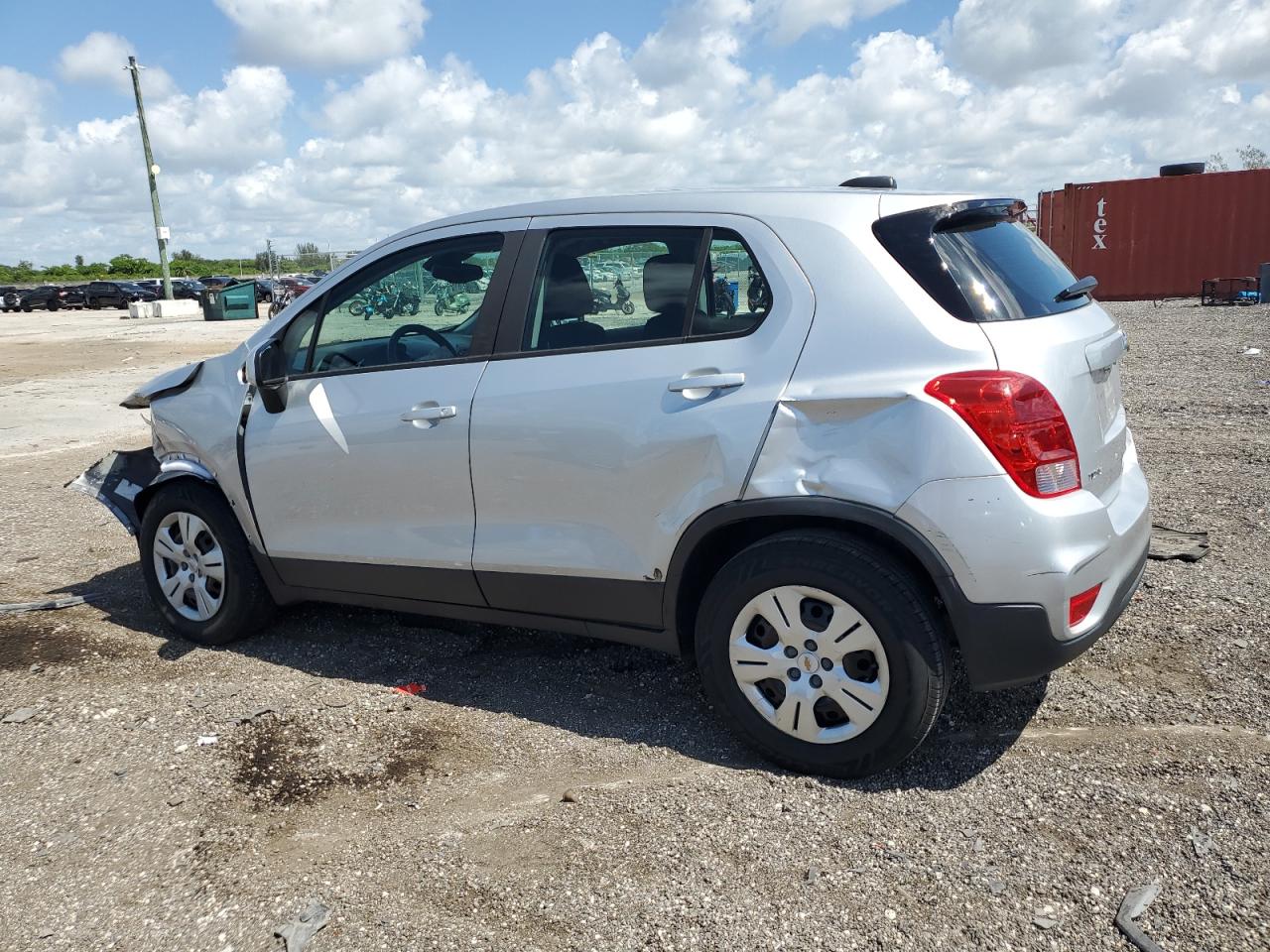 2017 Chevrolet Trax - Image 2