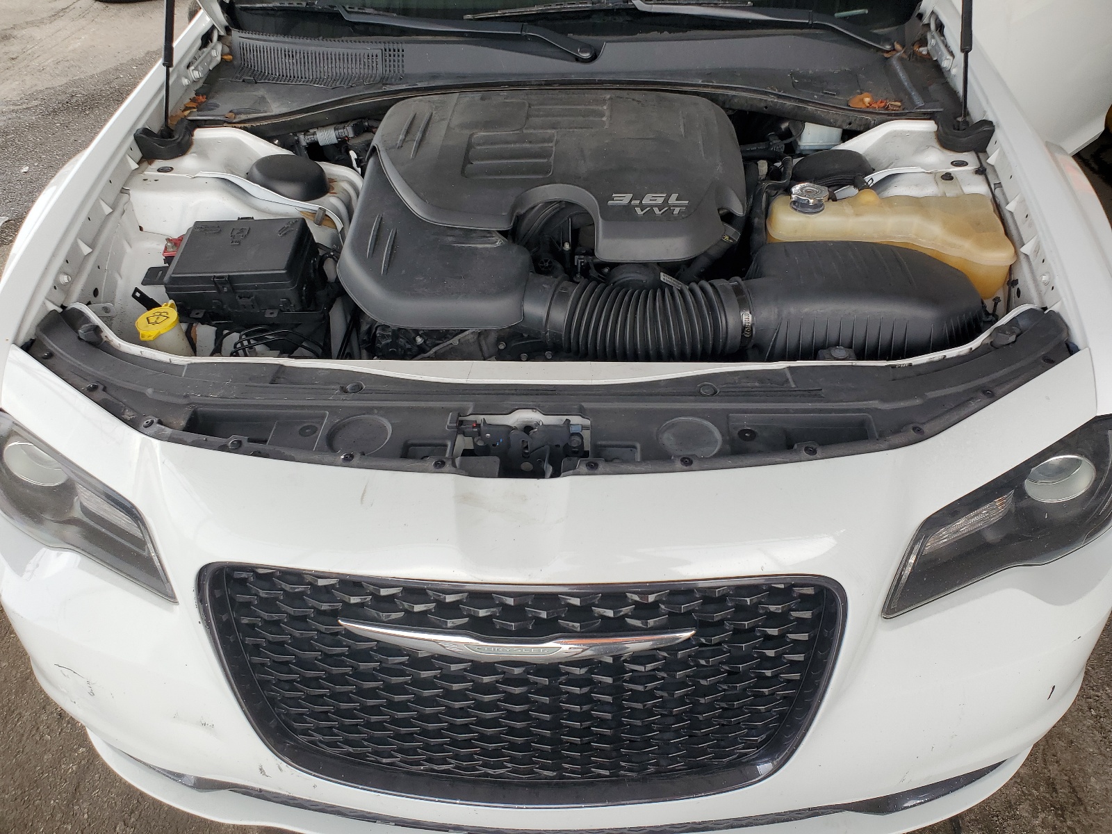 2C3CCABG3JH214549 2018 Chrysler 300 S