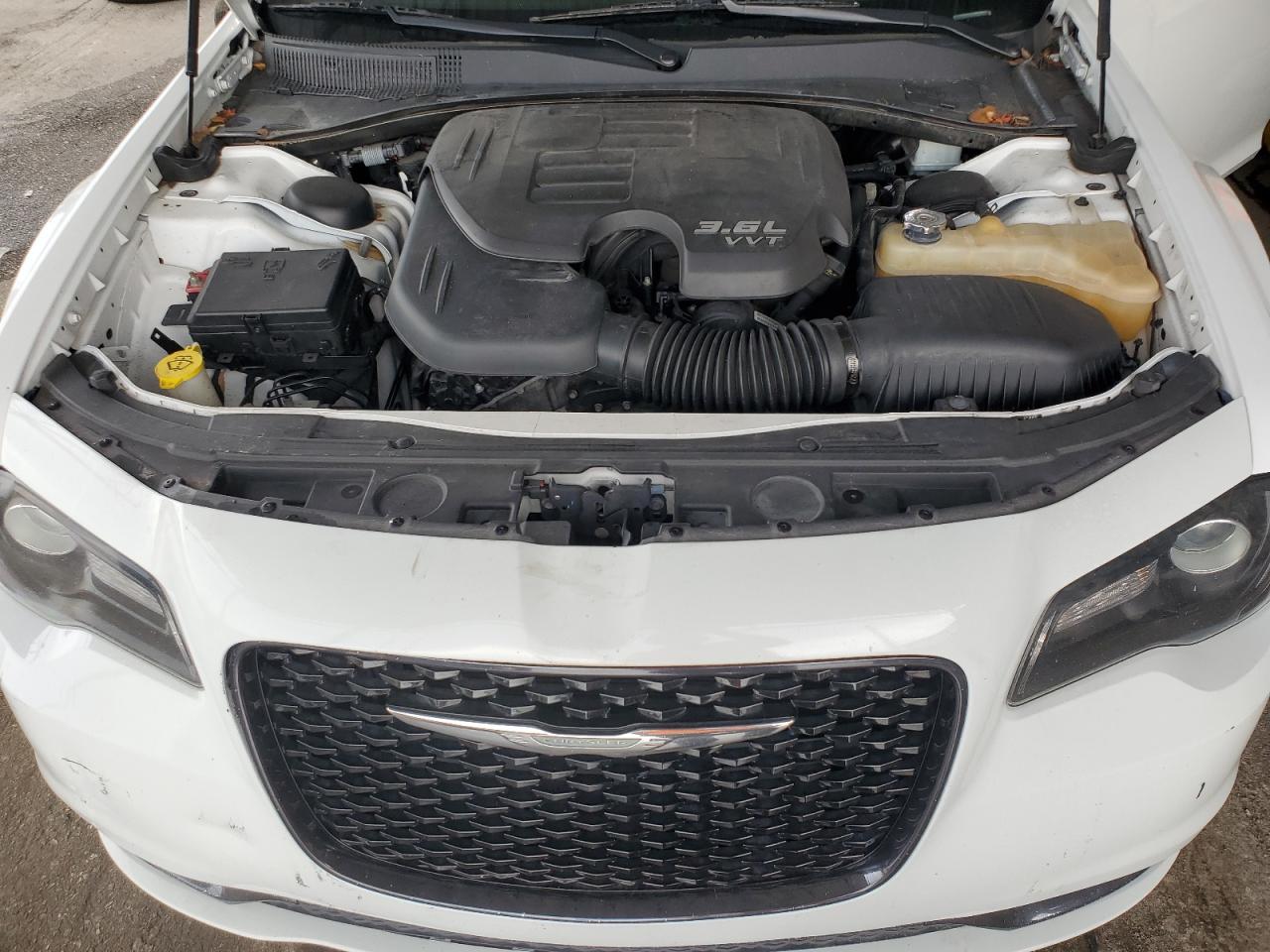 2018 Chrysler 300 S VIN: 2C3CCABG3JH214549 Lot: 58891174